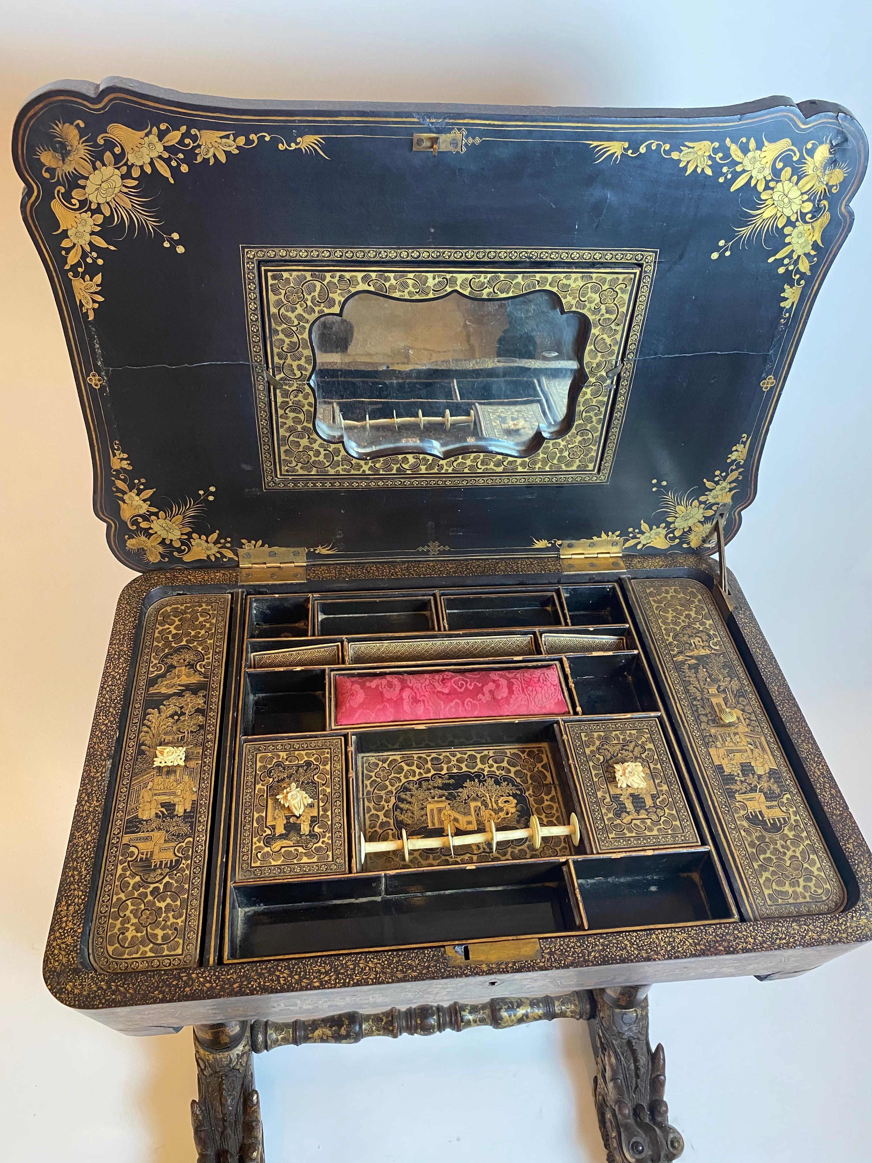 Early 19th Century Chinese Export Lacquer and Gilt Work Table For Sale 6
