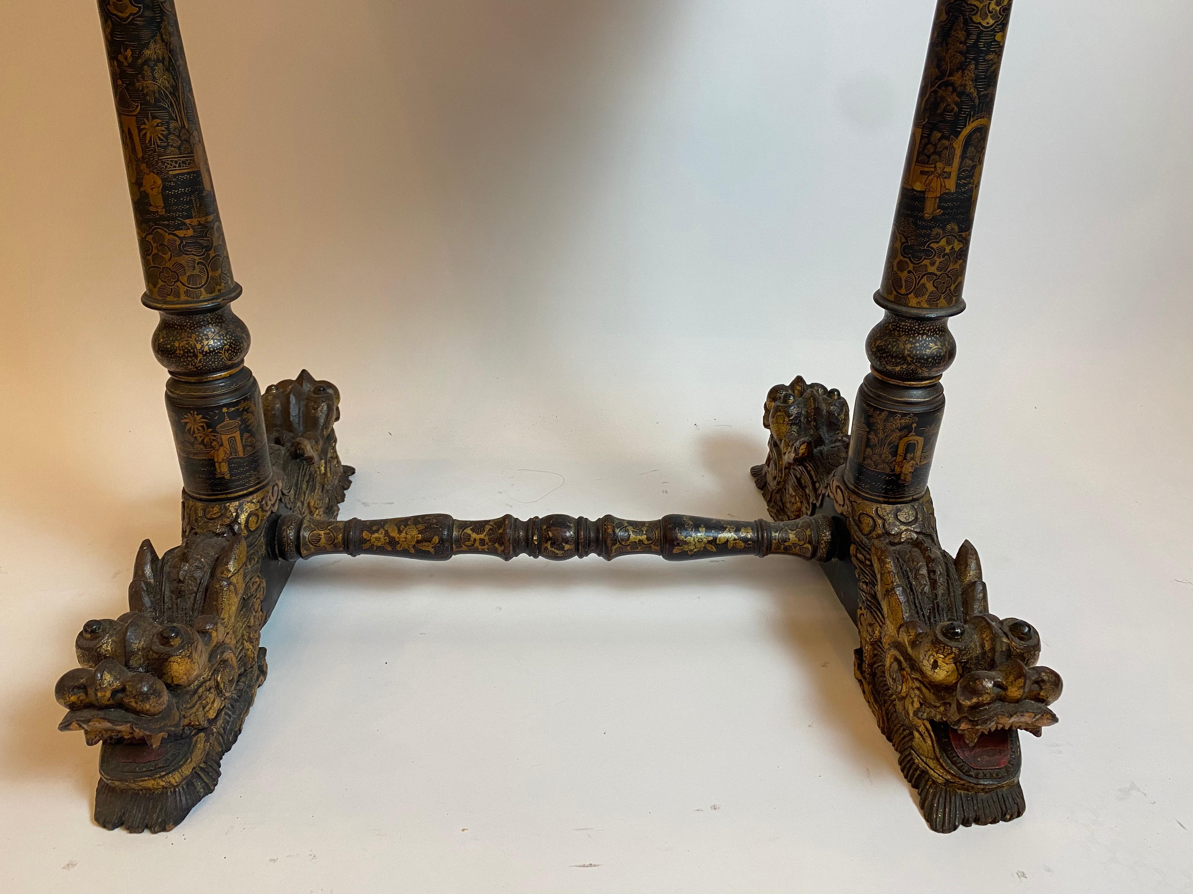 Early 19th Century Chinese Export Lacquer and Gilt Work Table For Sale 11