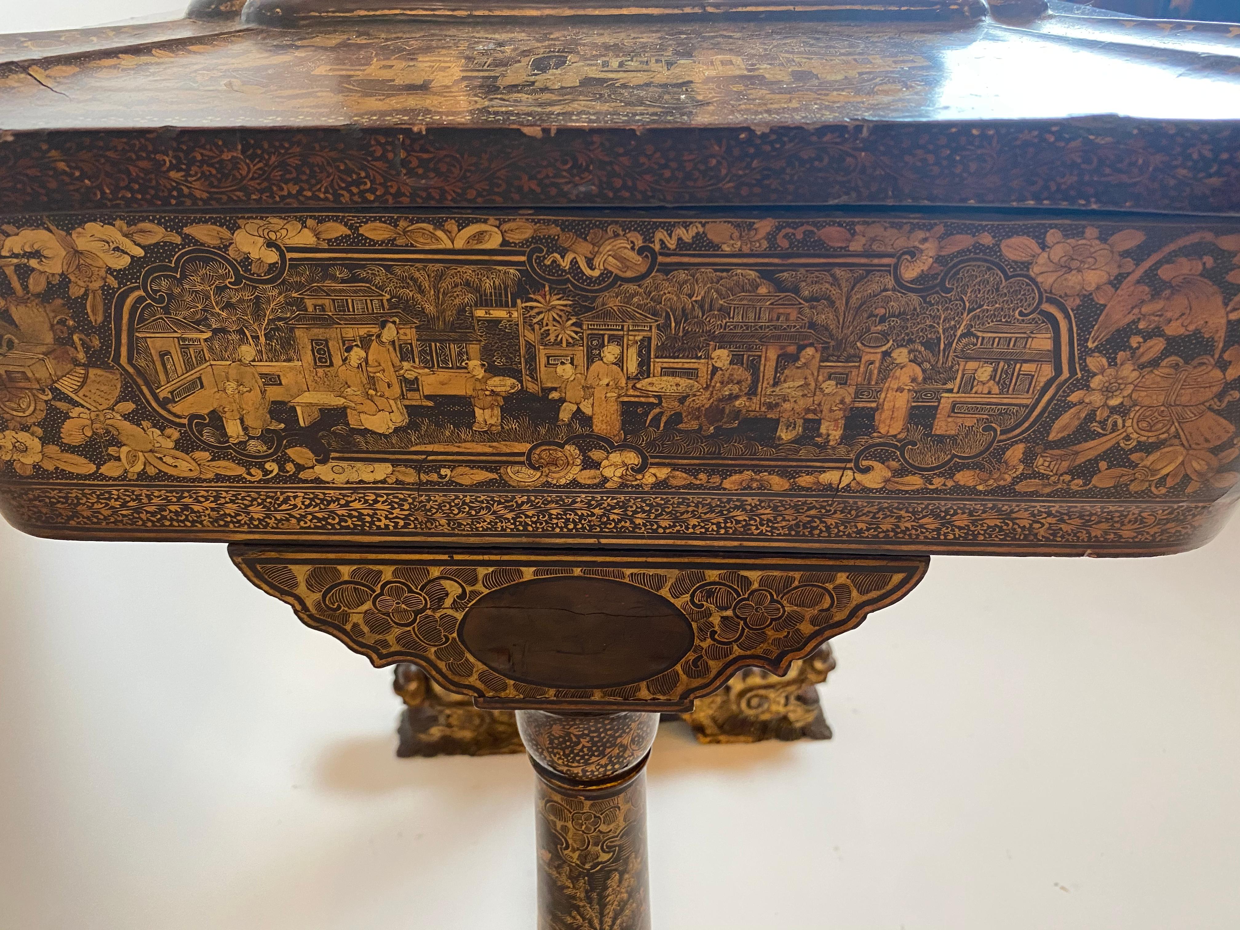 Early 19th Century Chinese Export Lacquer and Gilt Work Table For Sale 13