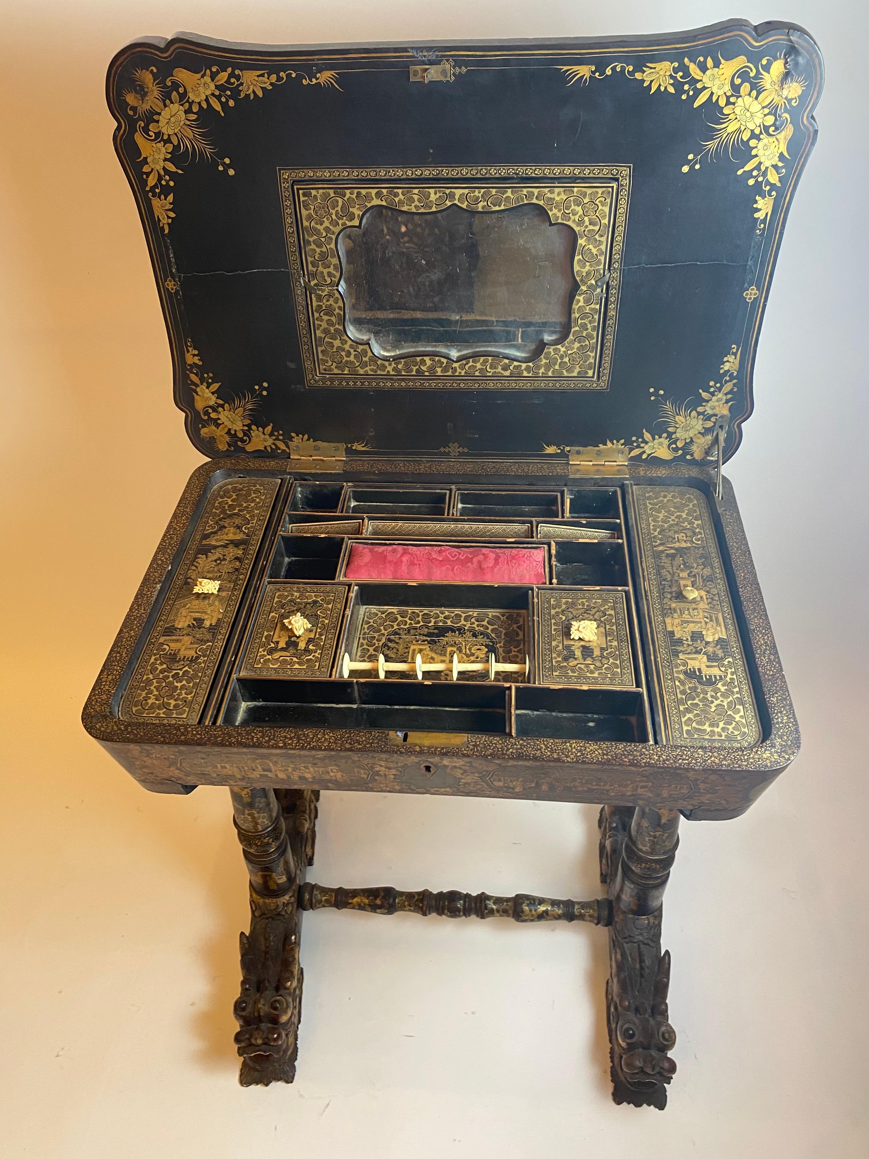 Early 19th Century Chinese Export Lacquer and Gilt Work Table For Sale 4