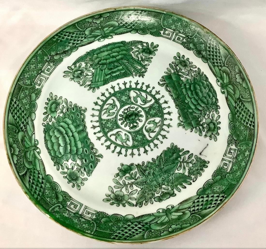 Early 19th Century Chinese Export Plate in Green Fitzhugh Pattern 2