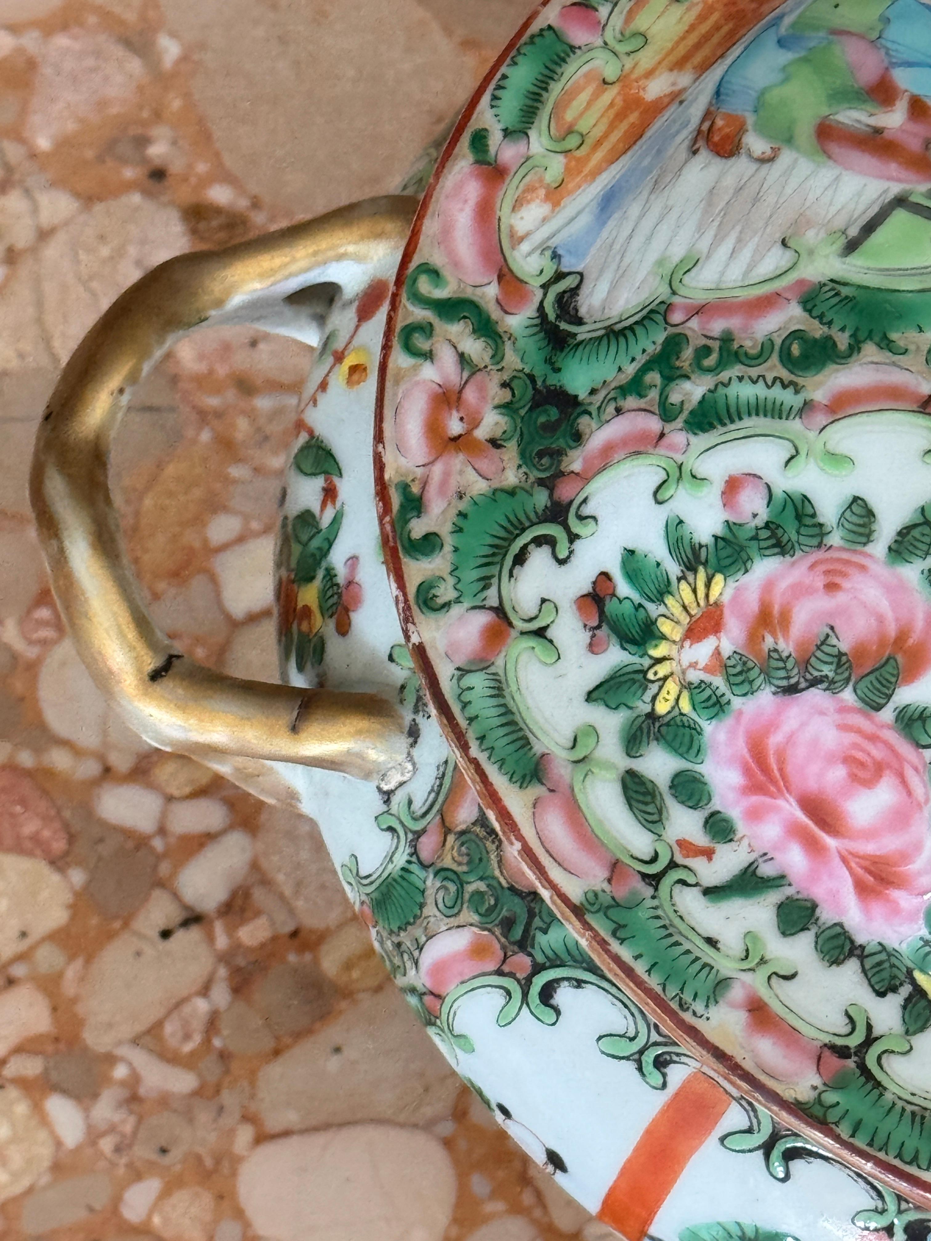 Early 19th Century Chinese Export Rose Medallion Soup Tureen For Sale 2