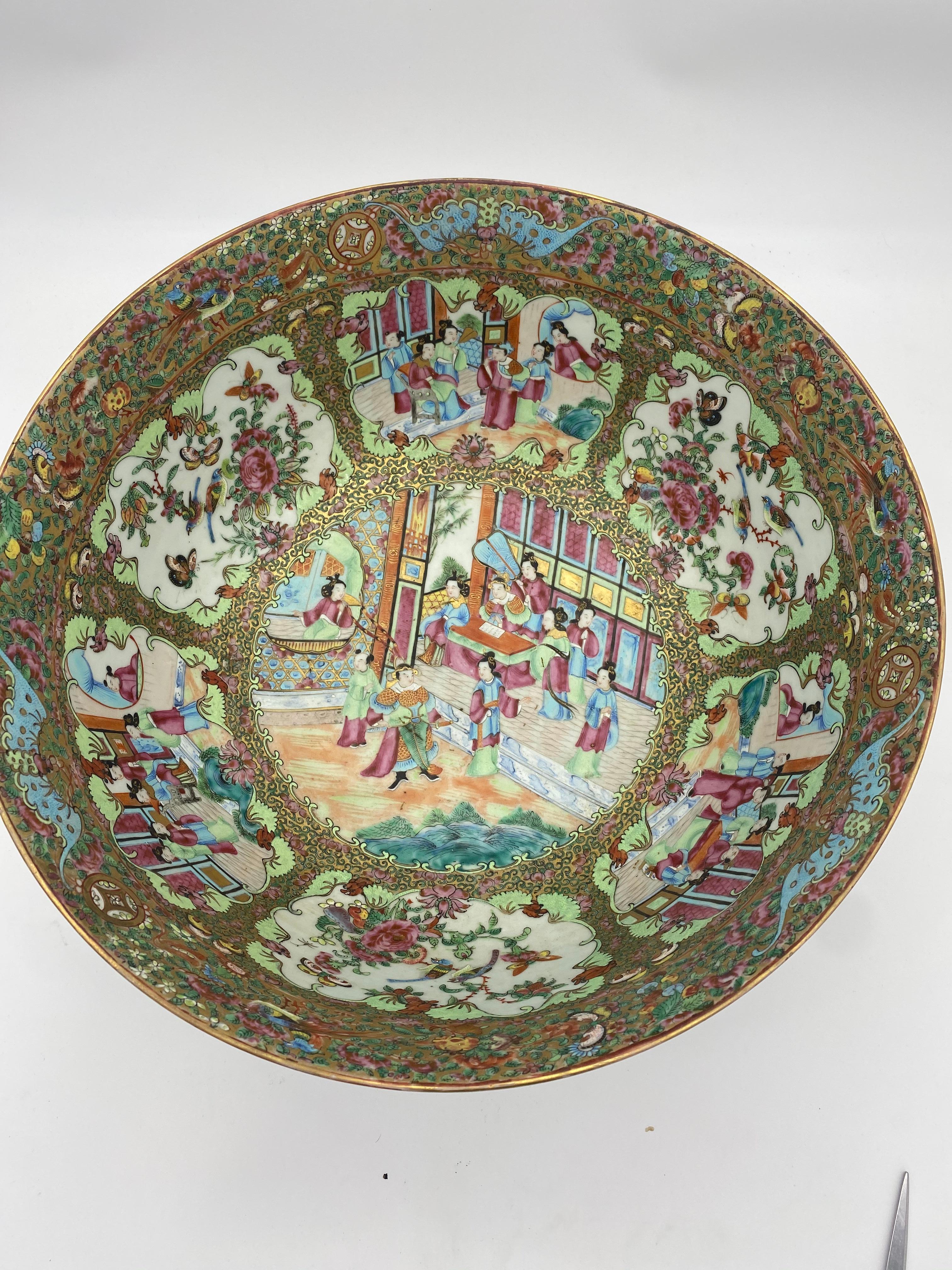 19th Century Chinese Famille Rose Porcelain Large Bowl For Sale 4