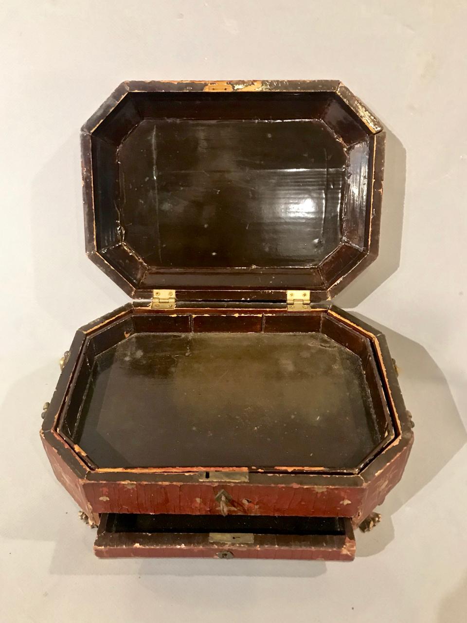Brass Early 19th Century Chinese Lacquer Box For Sale