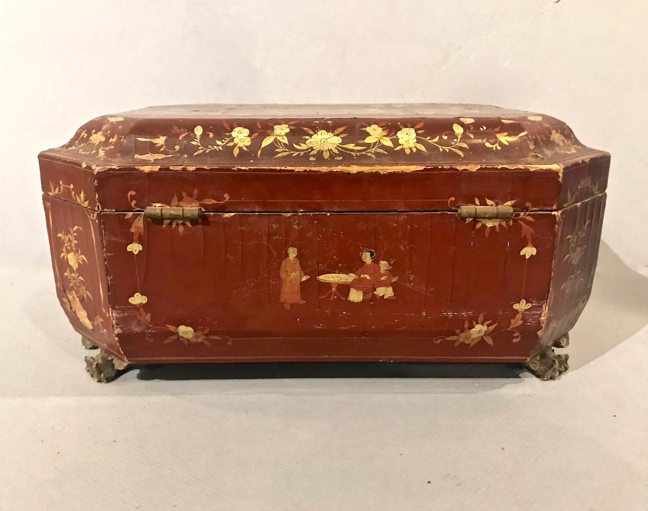 Early 19th Century Chinese Lacquer Box For Sale 3