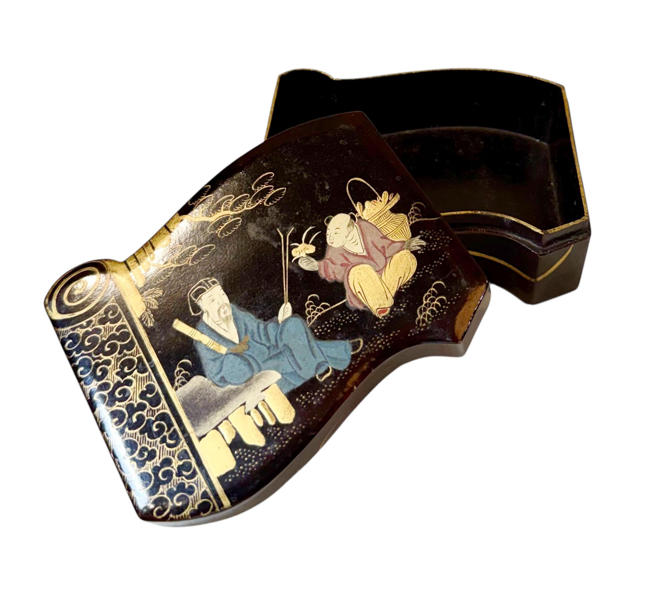 Early 19th Century Chinese Lacquer Scroll Form Box For Sale 1