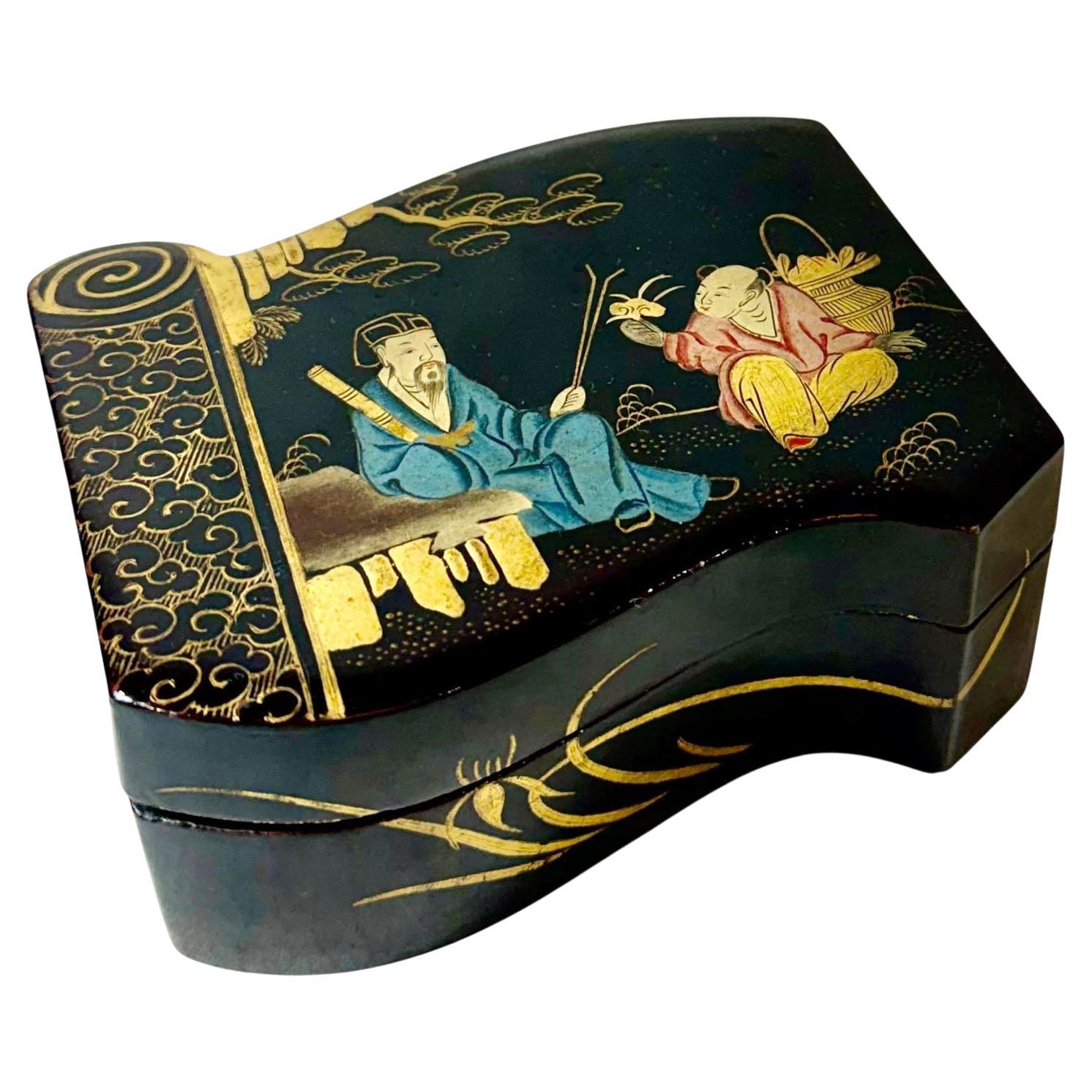 Early 19th Century Chinese Lacquer Scroll Form Box For Sale