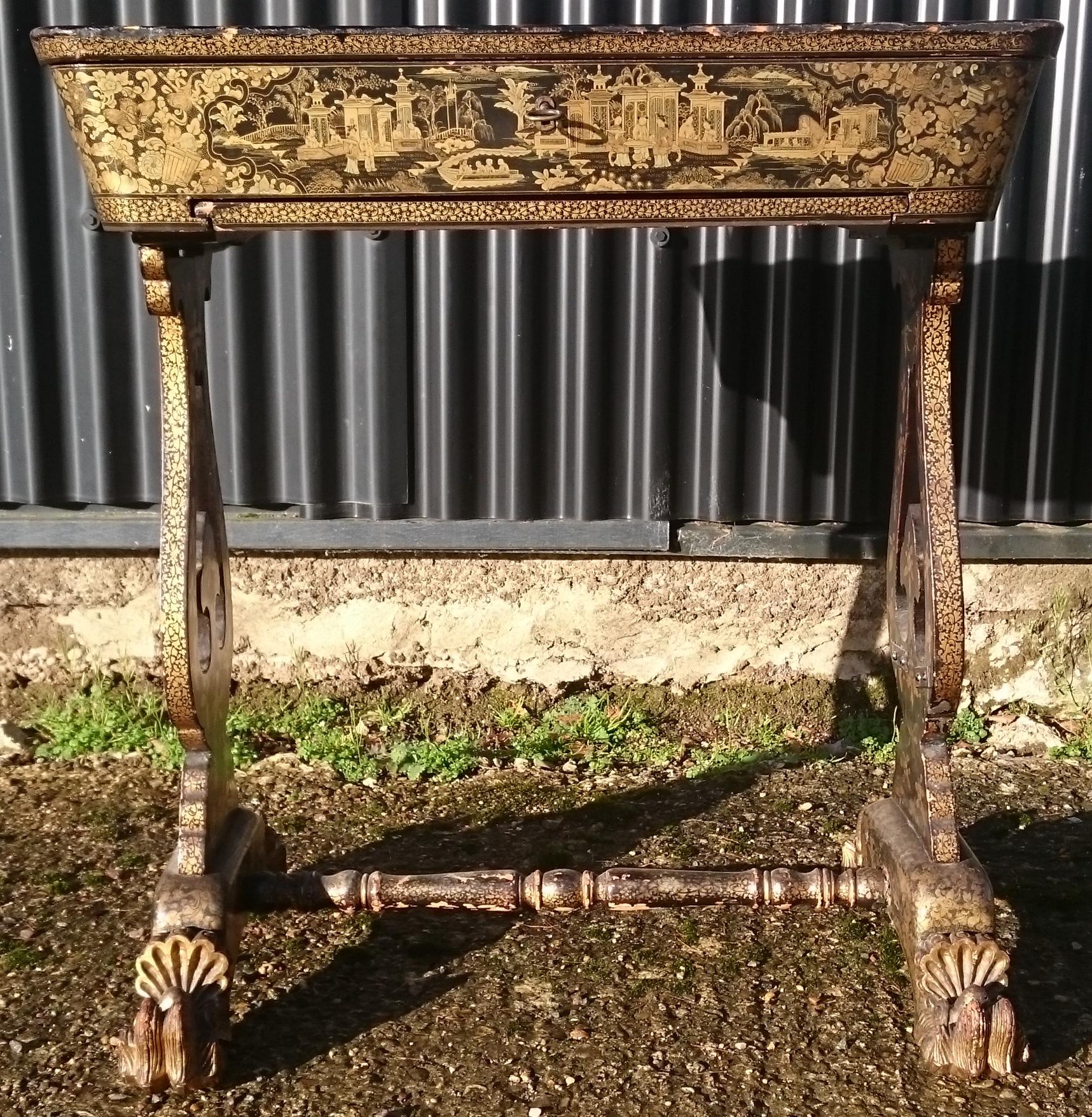 Early 19th Century Chinese Lacquer Work Table / Sewing Table For Sale 1
