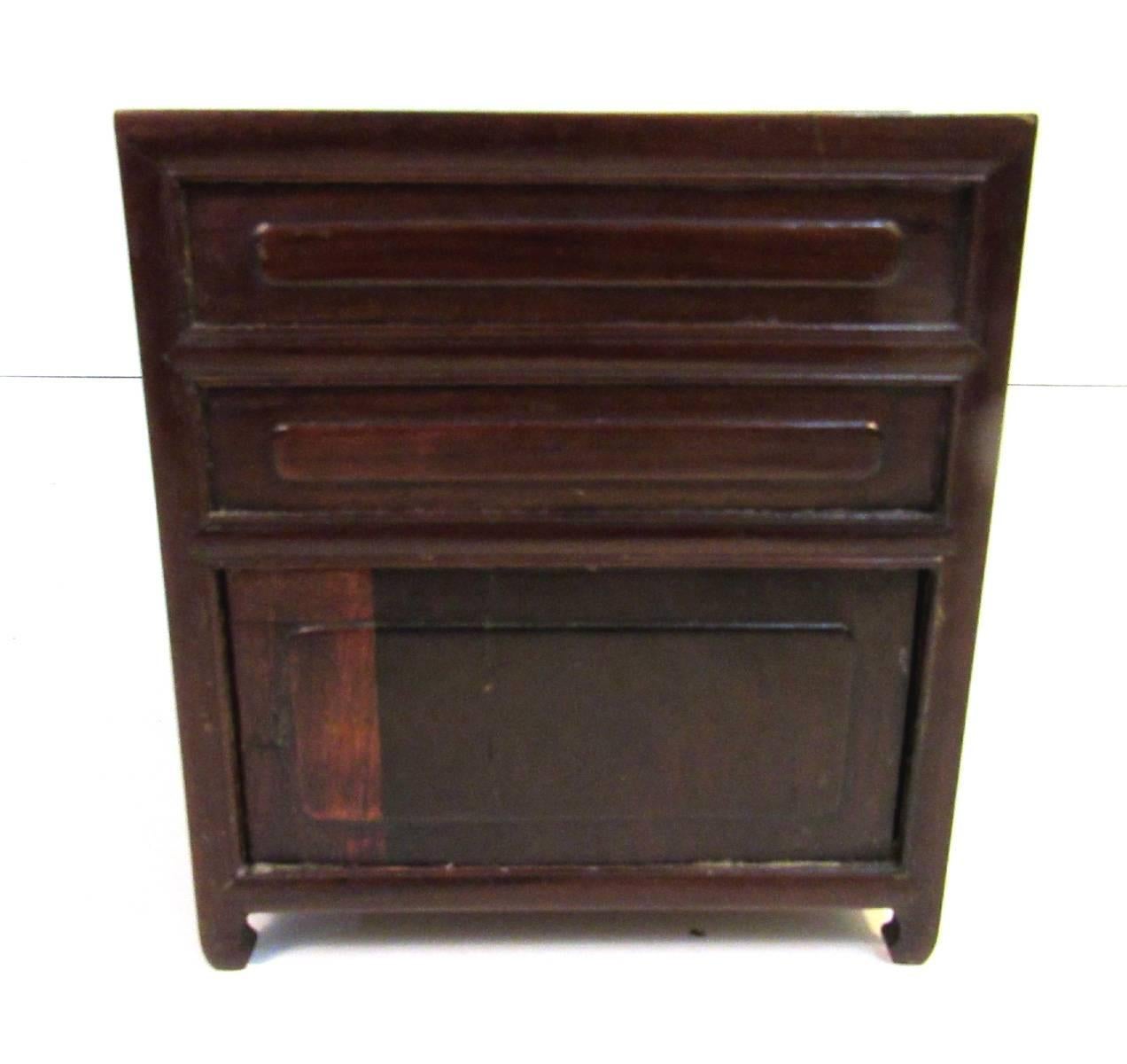 Early 19th Century Chinese Miniature Desk 3