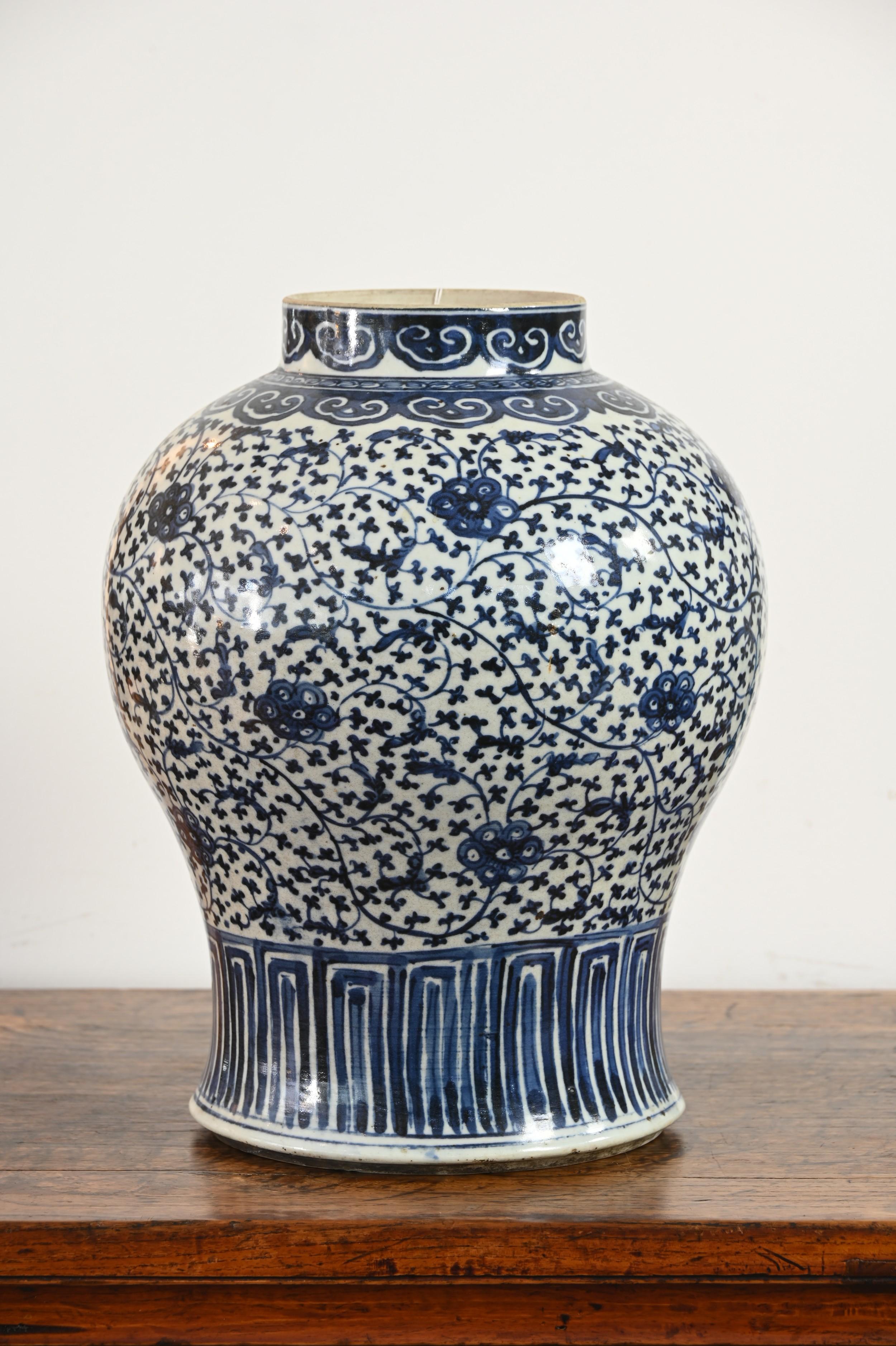 Lámpara de jarra de porcelana china de principios del siglo XIX en Bueno estado para la venta en London, GB