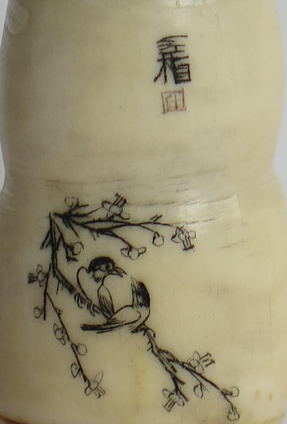 Early 19th Century Chinese Snuff Bottle Hand Engraved & Inked on Bovine Bone 3