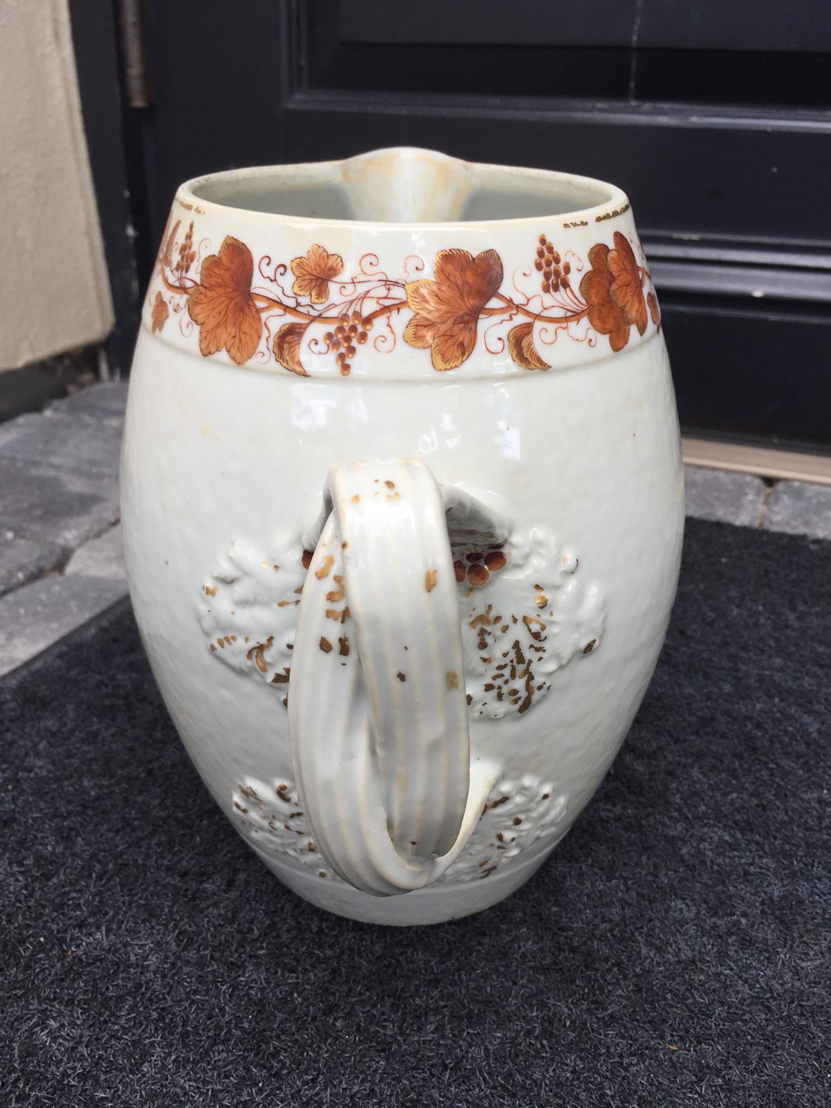 Early 19th Century circa 1800 Chinese Export Porcelain Pitcher For Sale 3