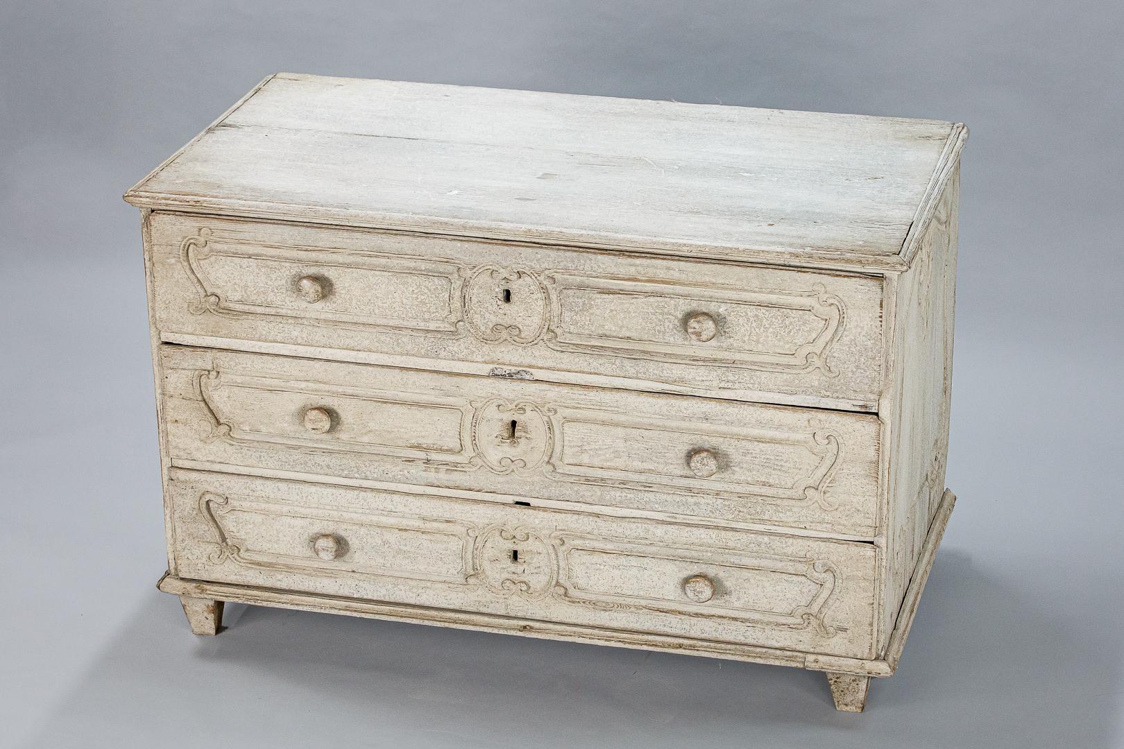 Early 19th Century Commode or Chest of Drawers 2