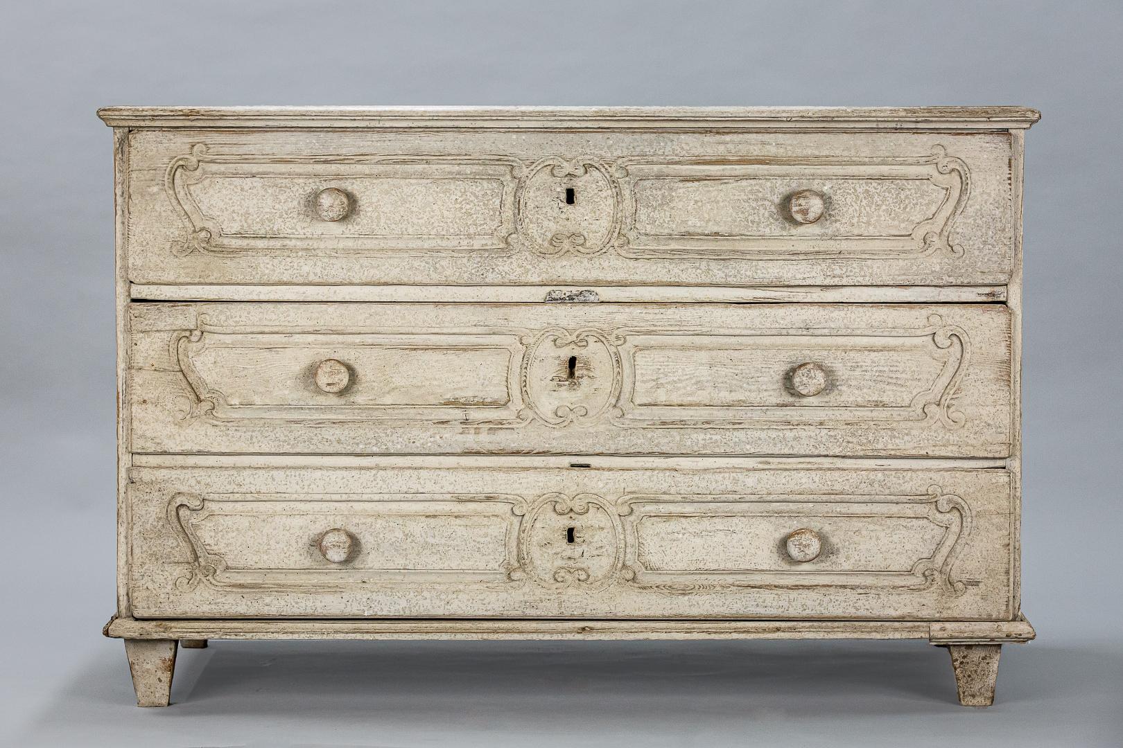 Early 19th Century Commode or Chest of Drawers 3
