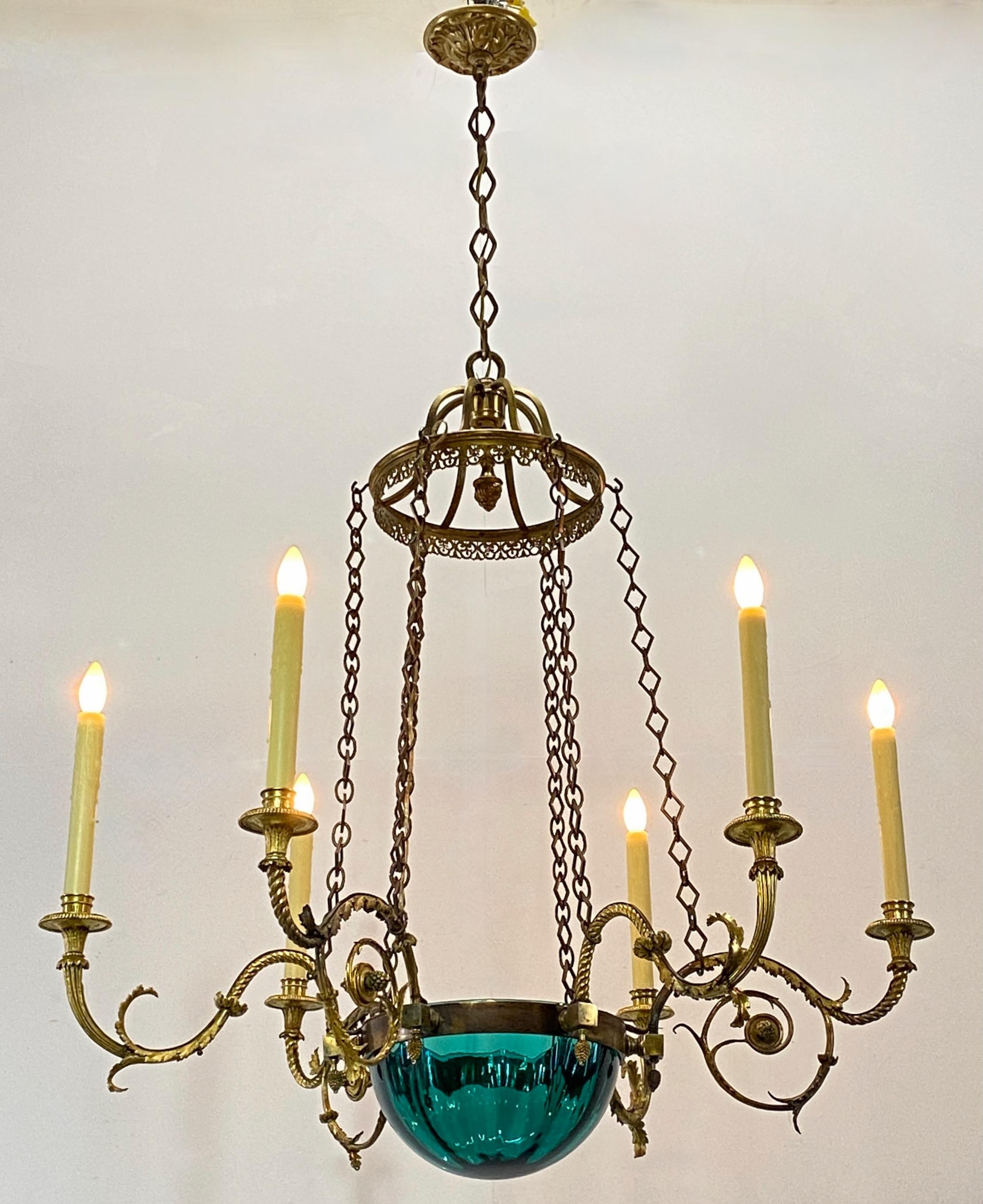Europeo Lampadario continentale in bronzo e vetro dell'inizio del XIX secolo in vendita