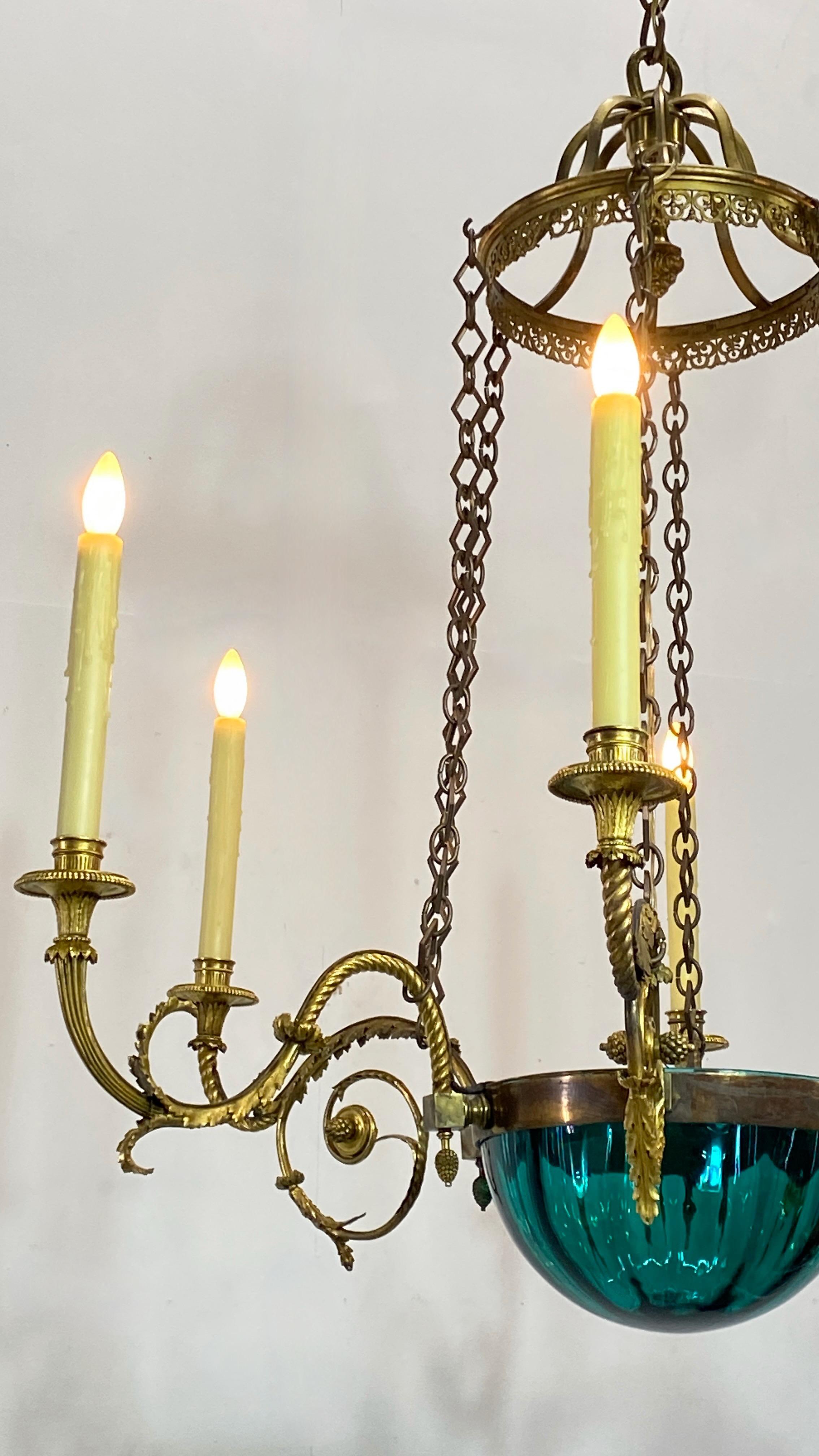 Lampadario continentale in bronzo e vetro dell'inizio del XIX secolo In condizioni buone in vendita a San Francisco, CA