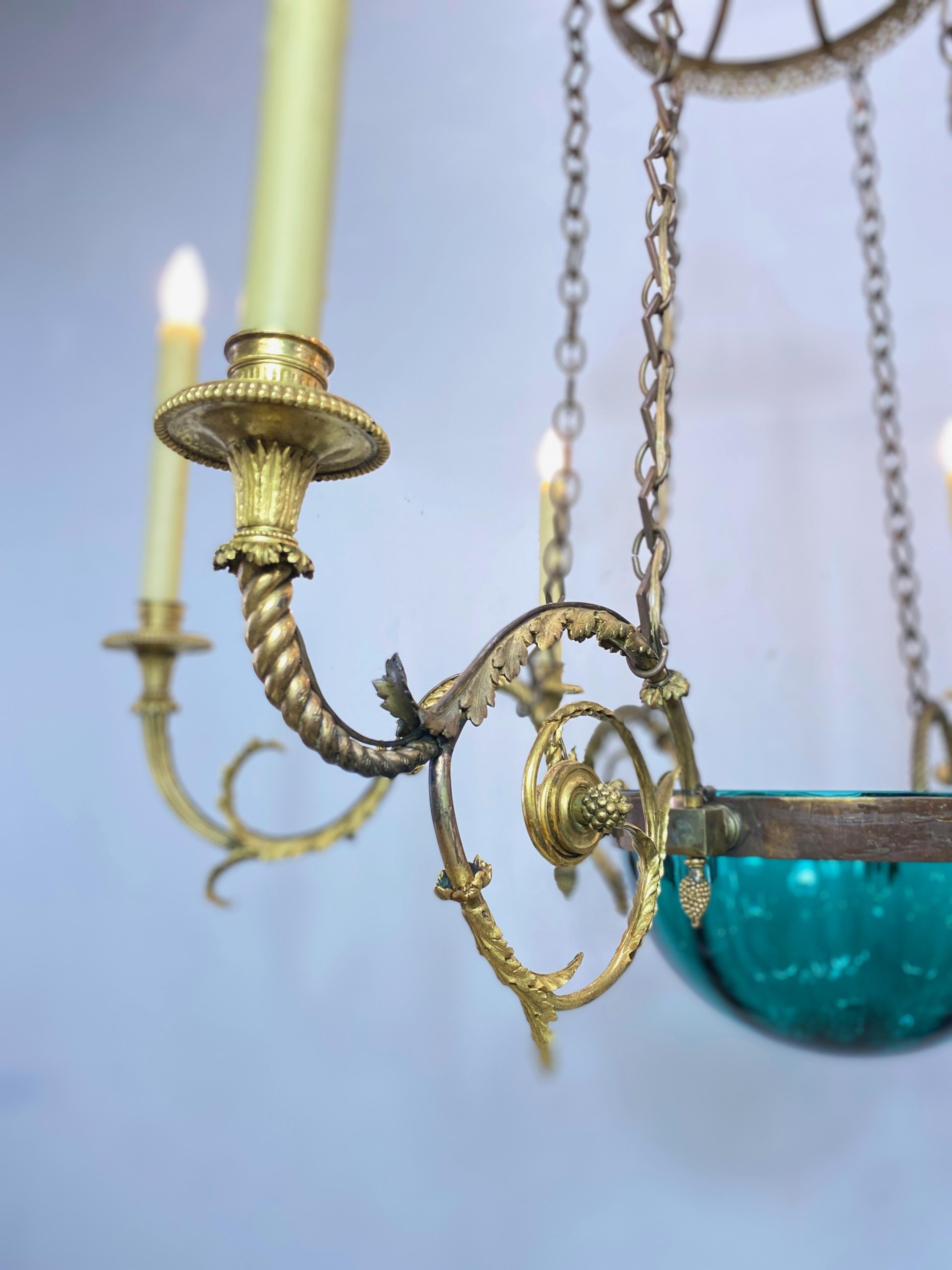 Lampadario continentale in bronzo e vetro dell'inizio del XIX secolo in vendita 1