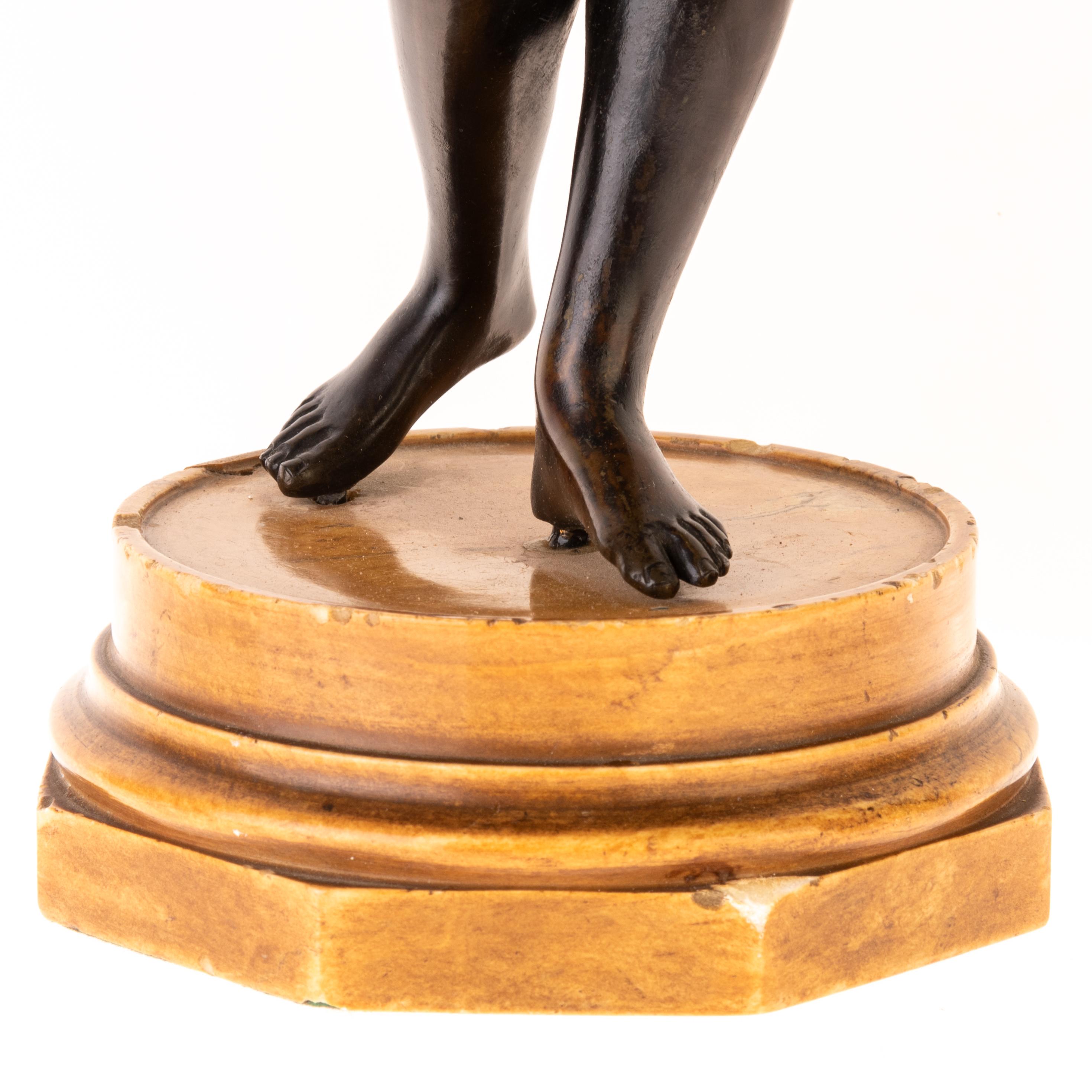 Early 19th Century Continental Grand Tour Bronze Sculpture of Venus de' Medici For Sale 3