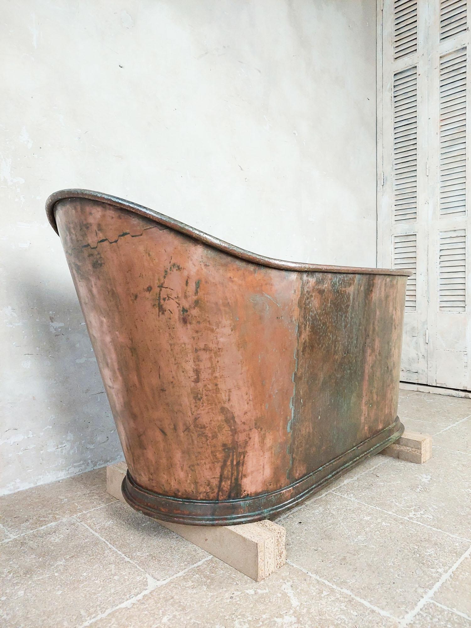 Early 19th Century Copper Bathtub 1