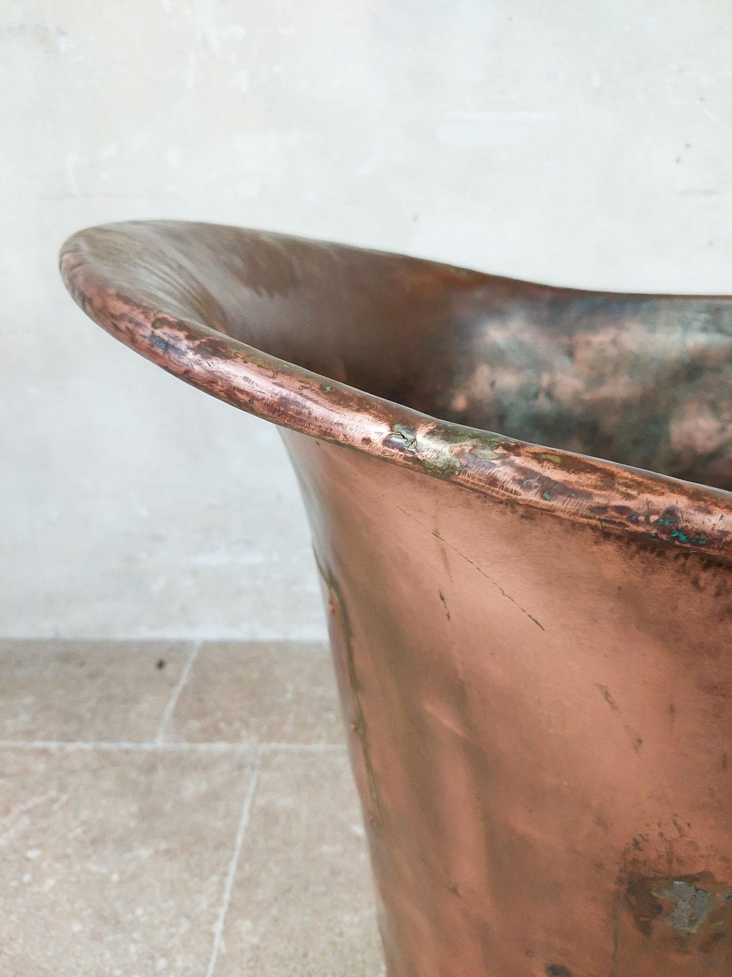 Early 19th Century Copper Bathtub 3