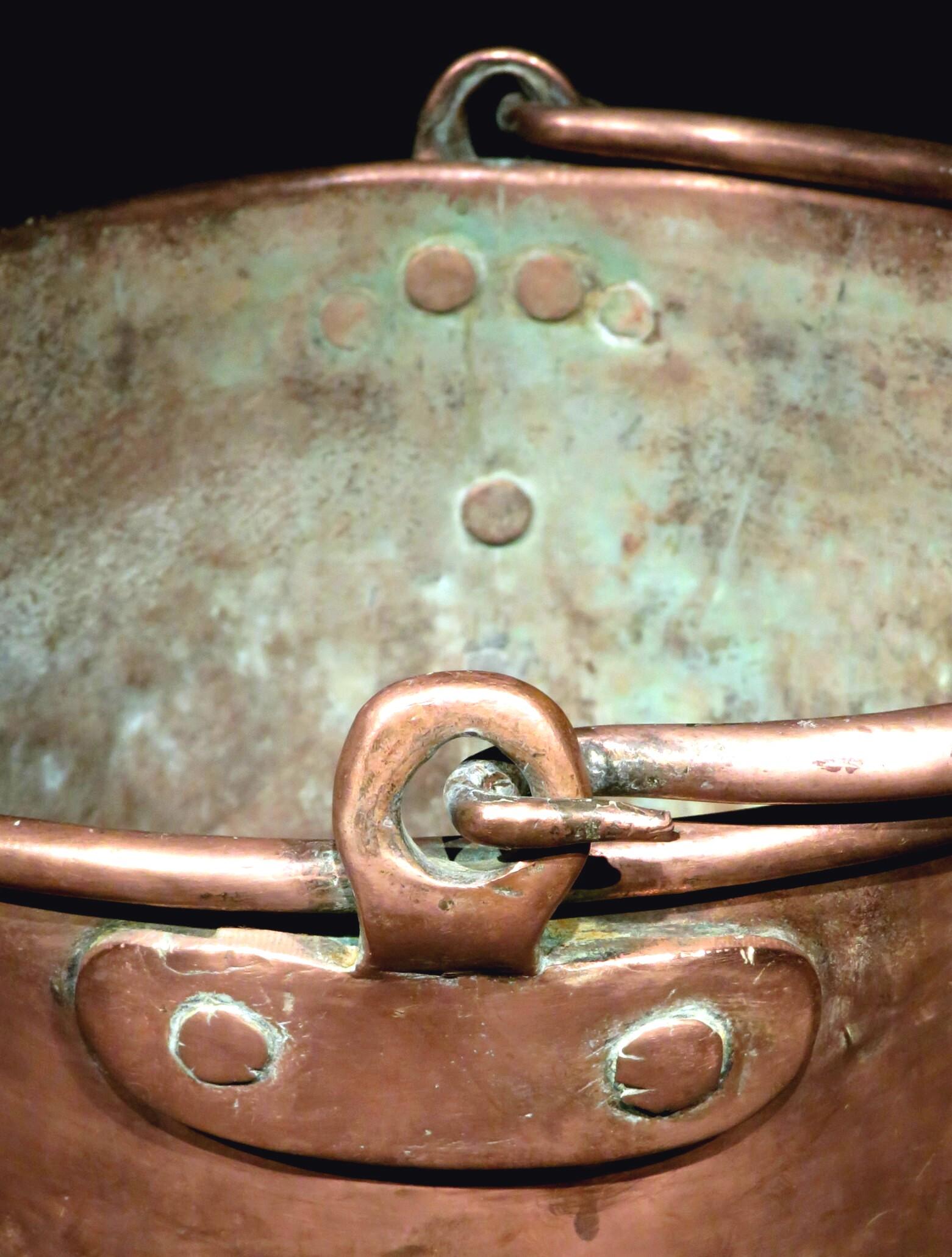 Early 19th Century Copper Clad Miners Bucket, U.K. Circa 1820 In Good Condition For Sale In Ottawa, Ontario