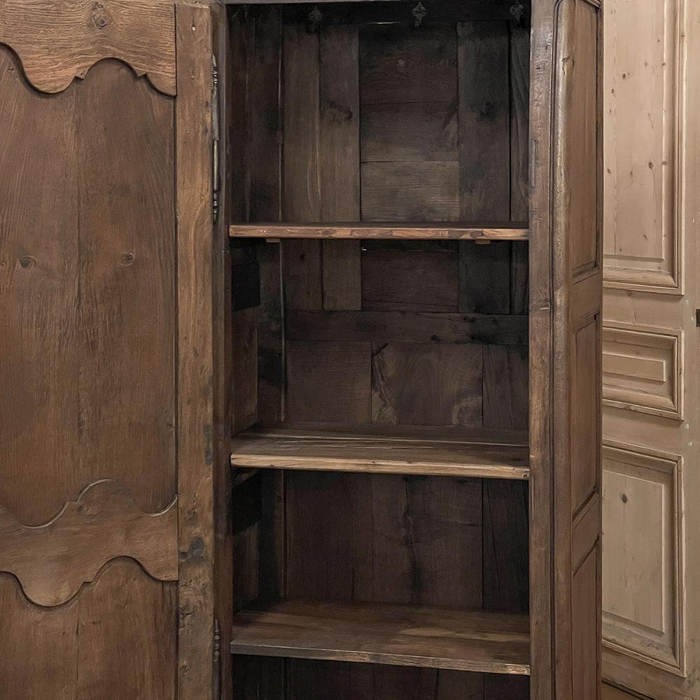 Rustique Début du 19ème siècle, Bonnetière française ~ Cabinet en vente