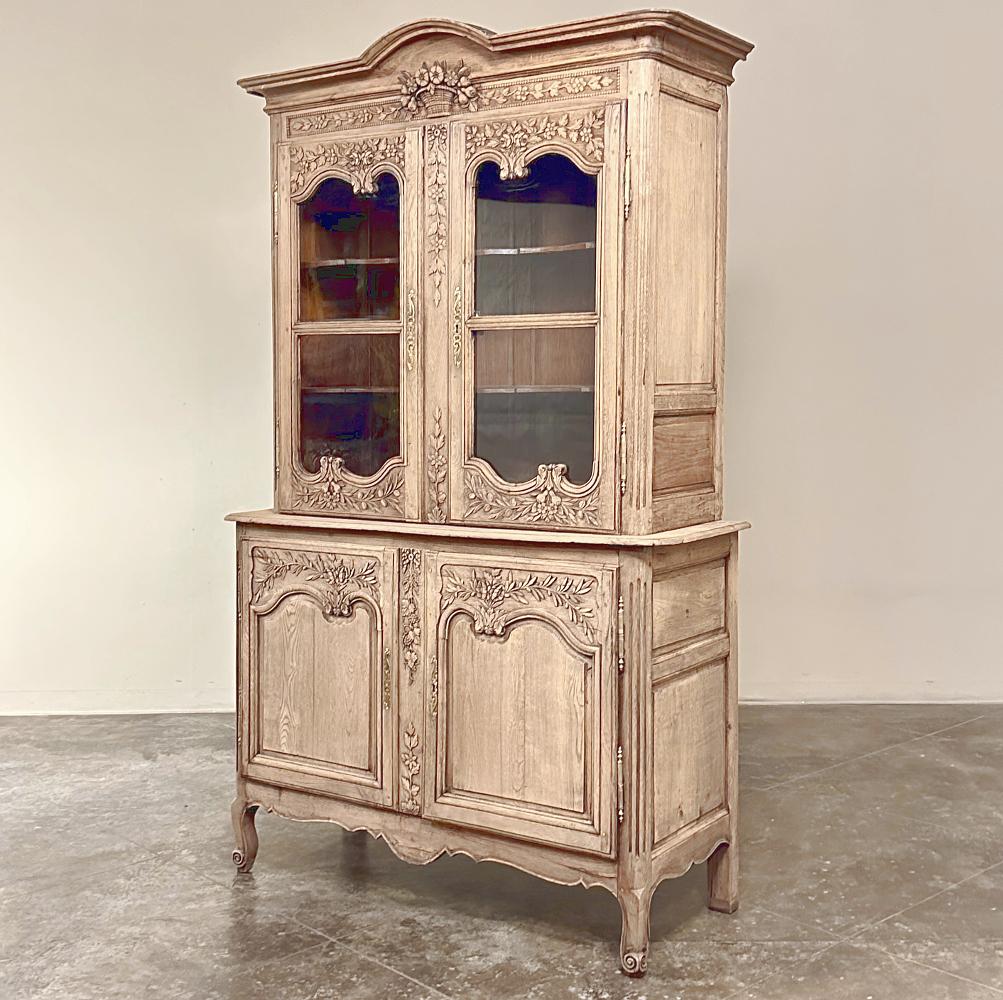 Stile provenzale Libreria francese di campagna dell'inizio del XIX secolo ~ Buffet di porcellane della Normandia in vendita