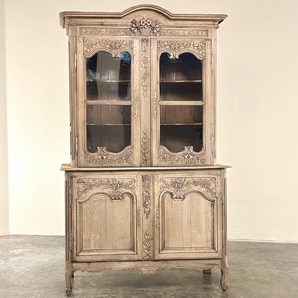 Francese Libreria francese di campagna dell'inizio del XIX secolo ~ Buffet di porcellane della Normandia in vendita