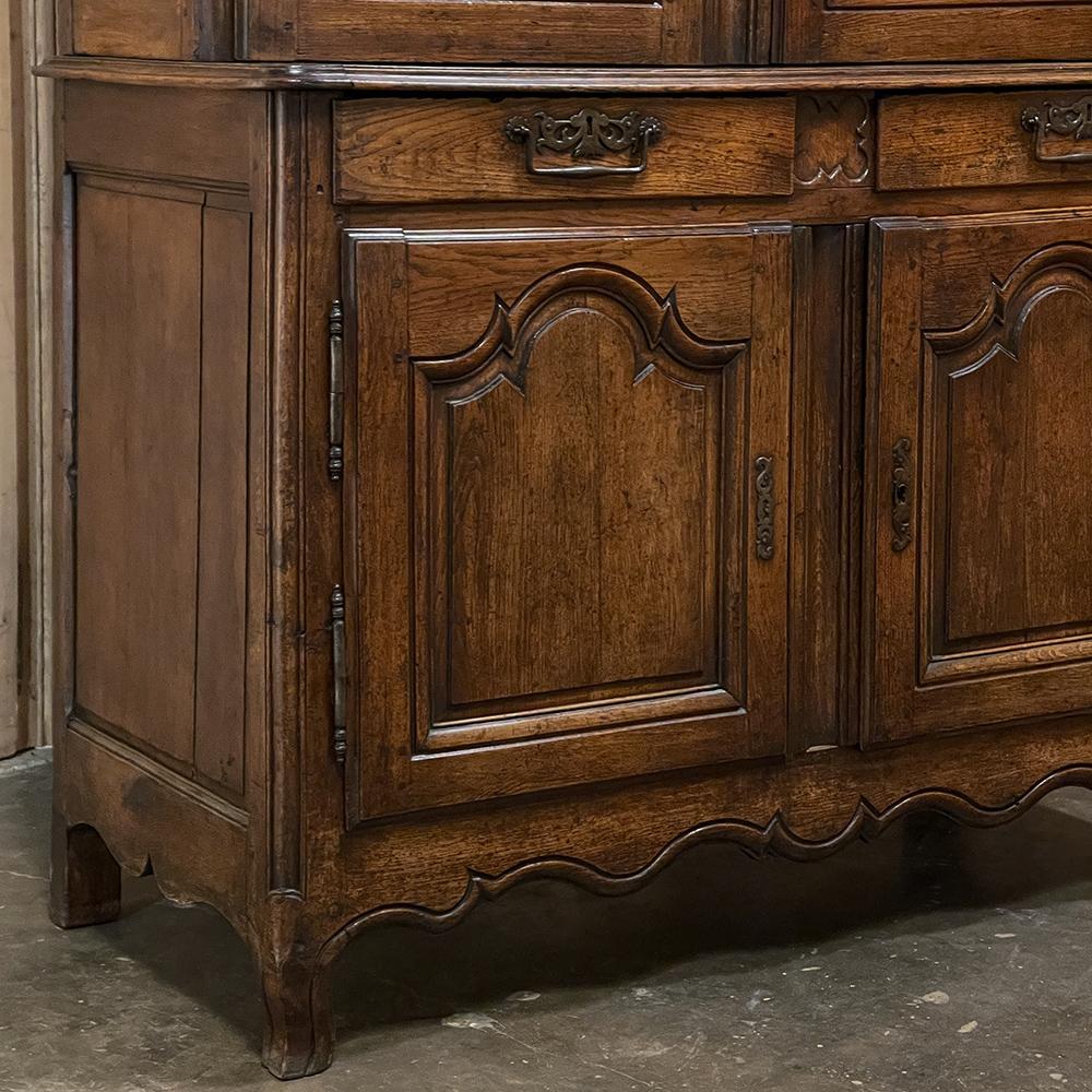 Early 19th Century Country French Buffet a Deux Corps For Sale 8
