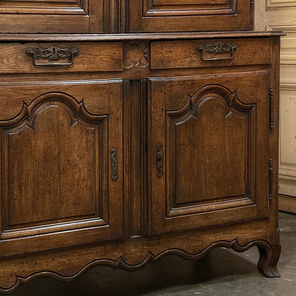 Early 19th Century Country French Buffet a Deux Corps For Sale 9