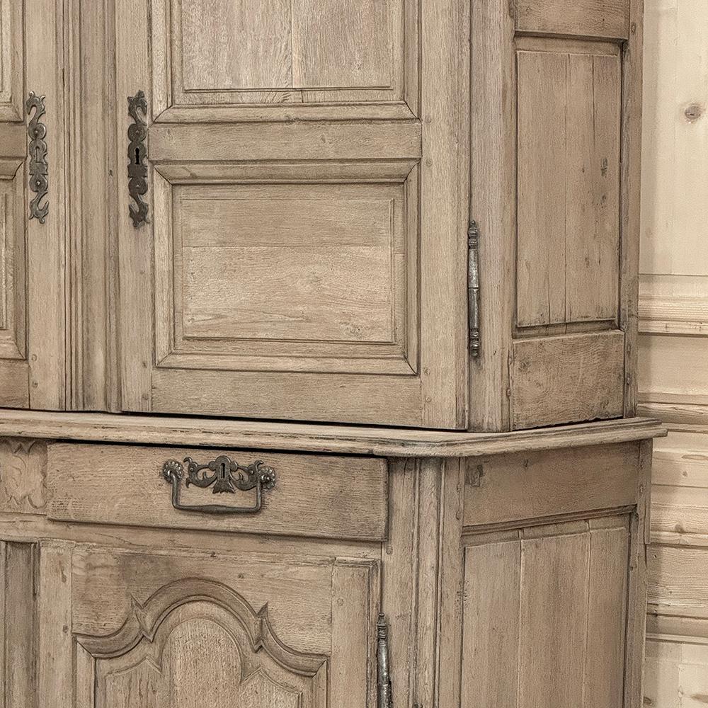 Buffet a due corpi di campagna francese dell'inizio del XIX secolo in vendita 10