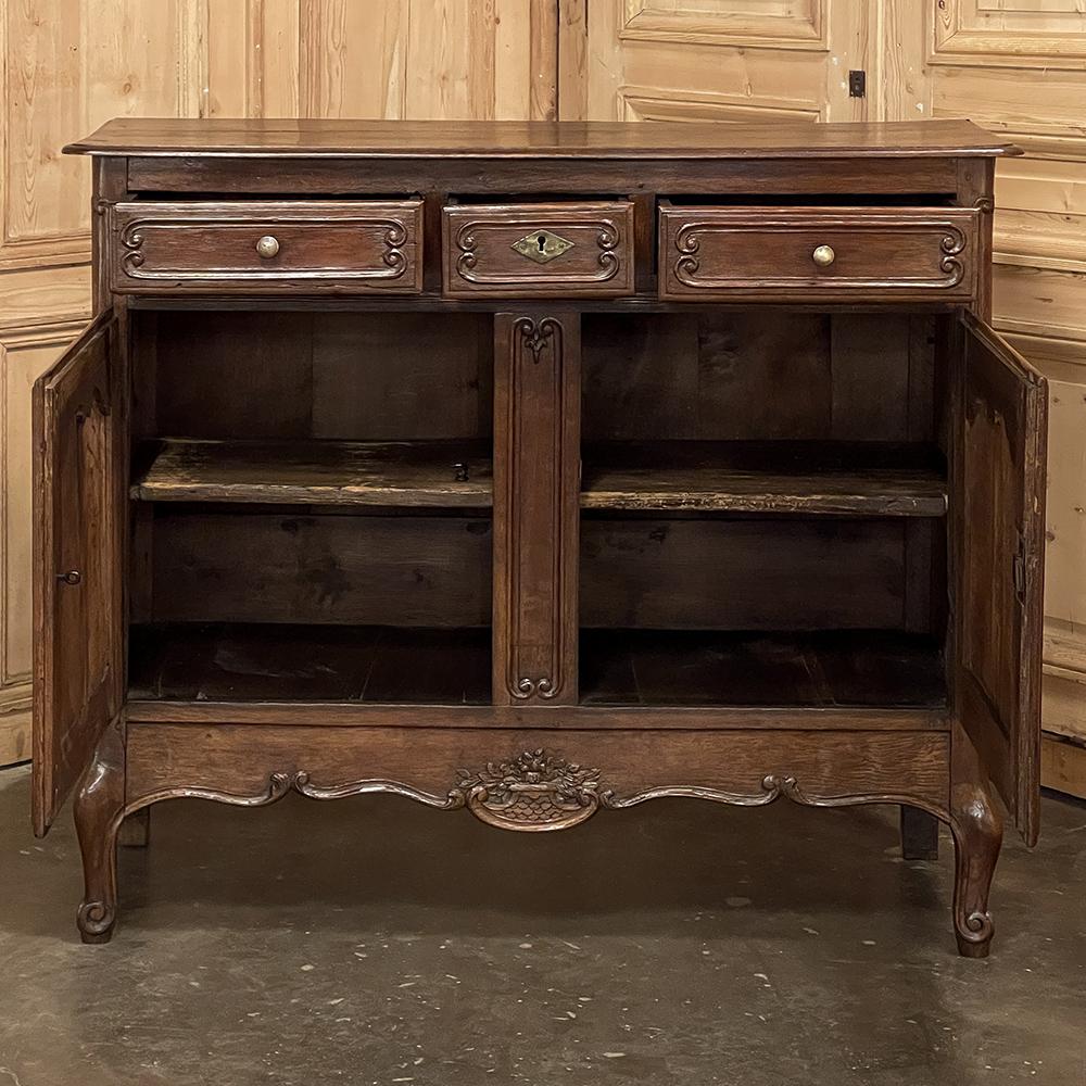 Early 19th Century Country French Buffet For Sale 2