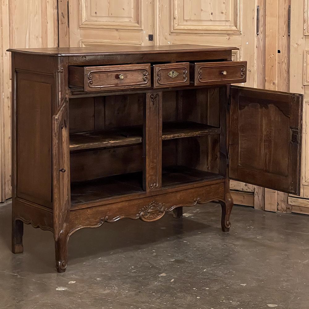 Early 19th Century Country French Buffet For Sale 3