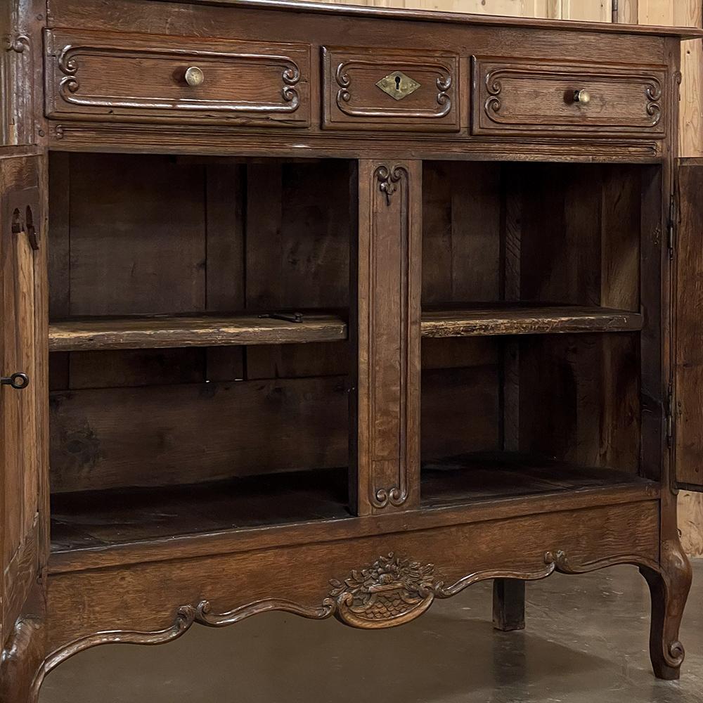 Early 19th Century Country French Buffet For Sale 4