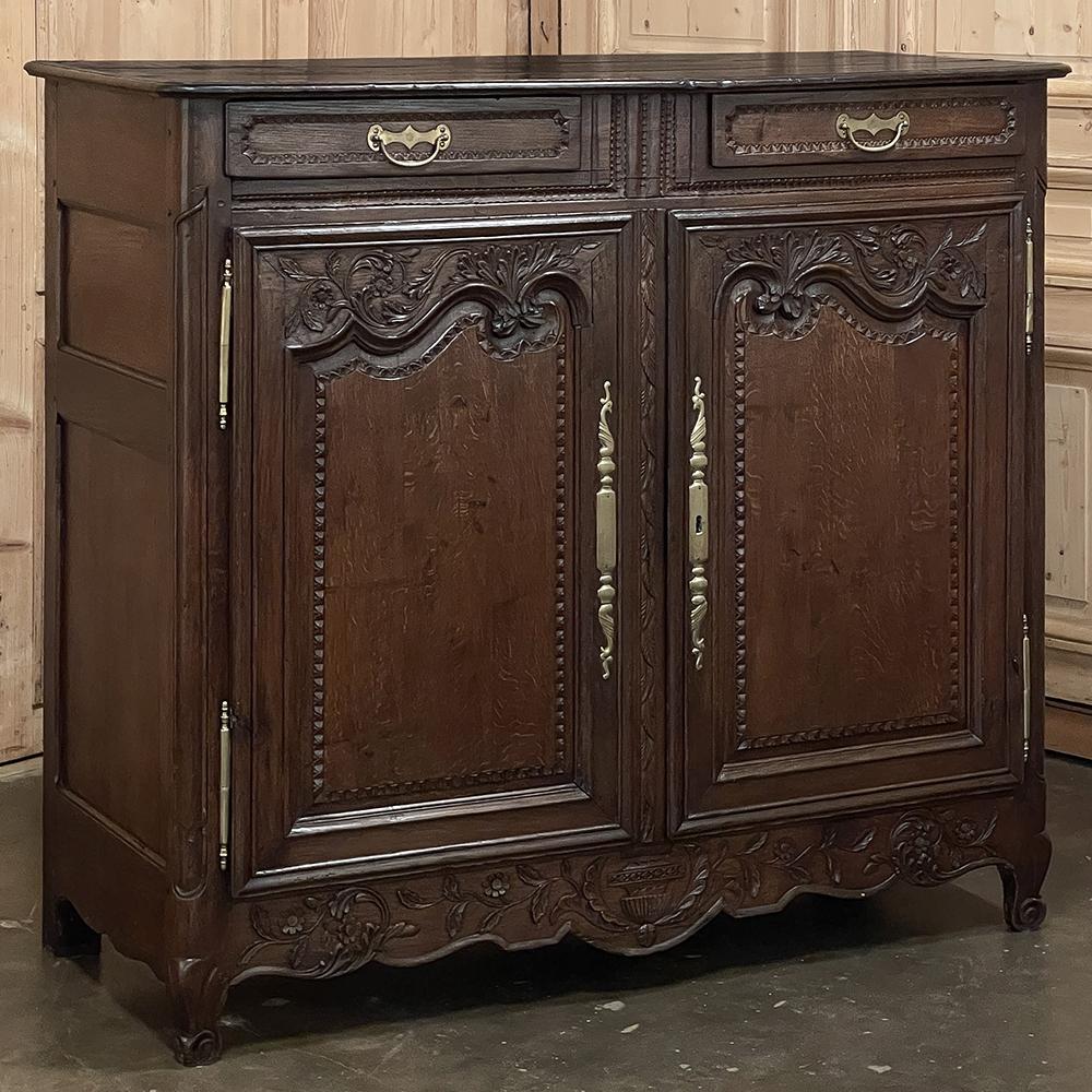 Early 19th Century Country French Buffet from Normandie In Good Condition For Sale In Dallas, TX
