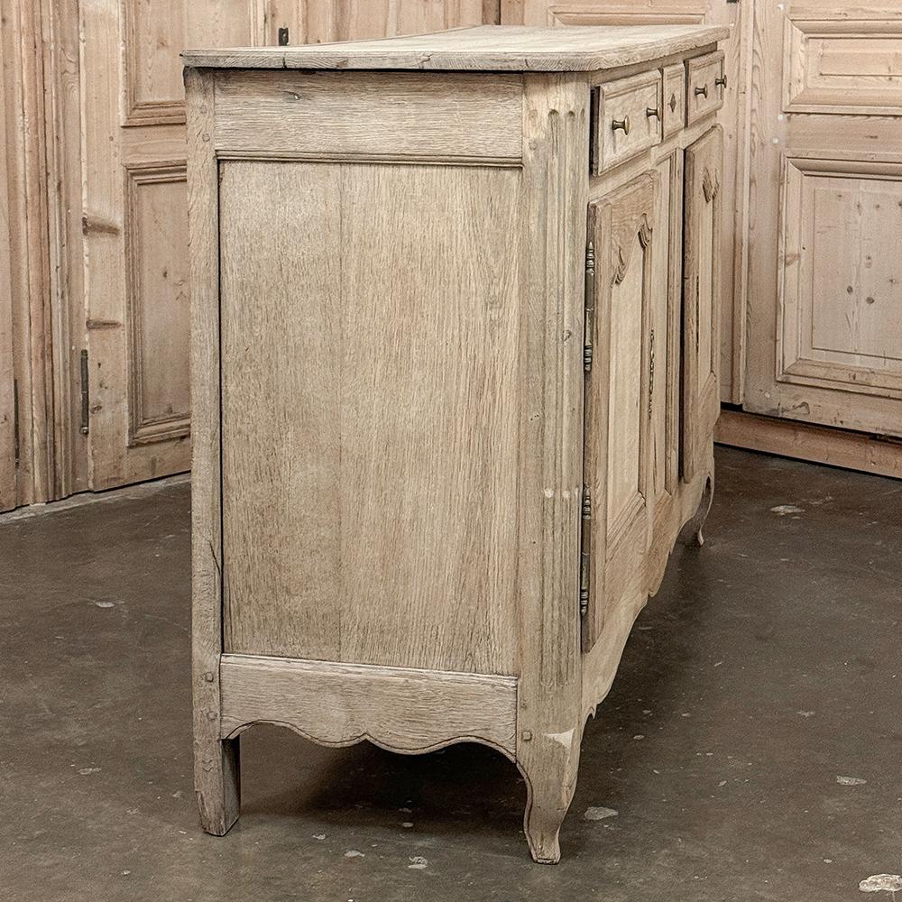 Early 19th Century Country French Buffet in Stripped Oak 12