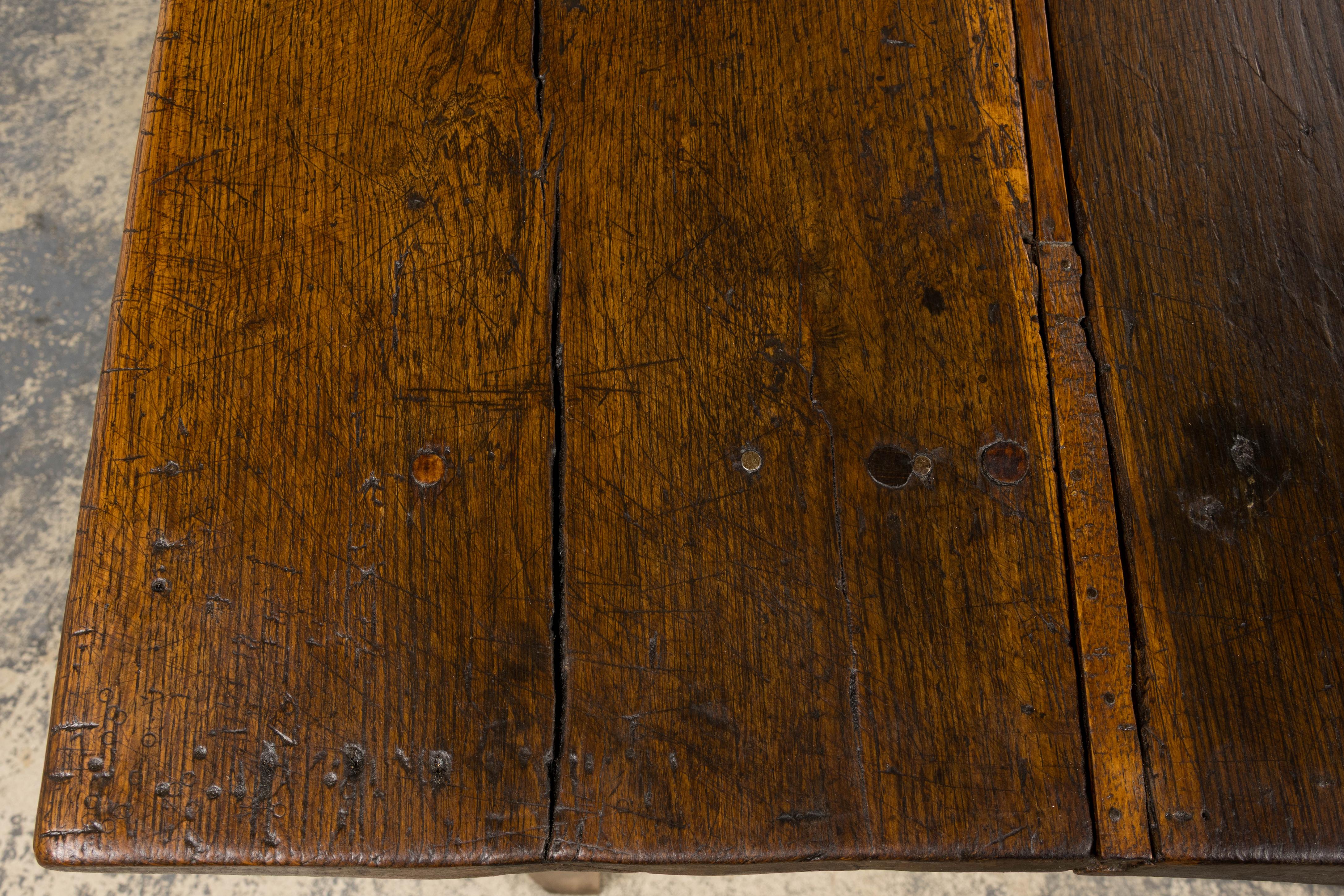 Tavolo da cucina in quercia di Oak, campagna francese, inizio XIX secolo in vendita 8