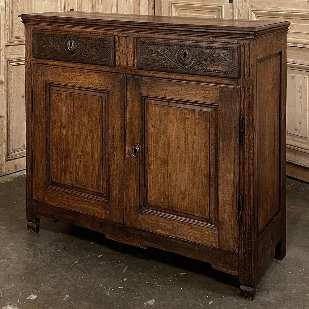 Early 19th Century Country French Louis XVI Neoclassical Buffet In Good Condition For Sale In Dallas, TX