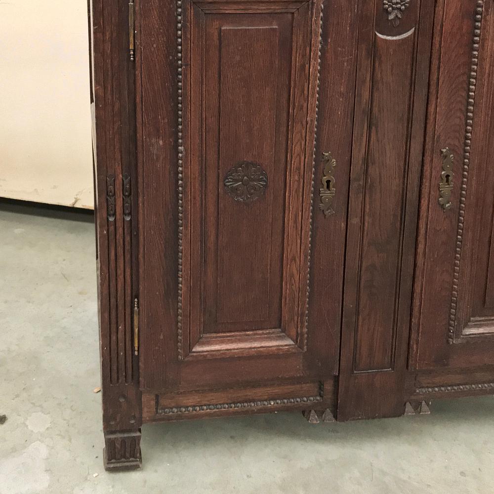 Early 19th Century Country French Louis XVI Oak Buffet In Good Condition In Dallas, TX