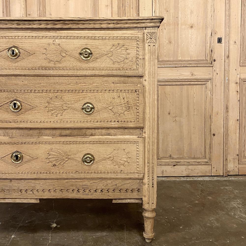 Early 19th Century Country French Louis XVI Stripped Oak Commode 5