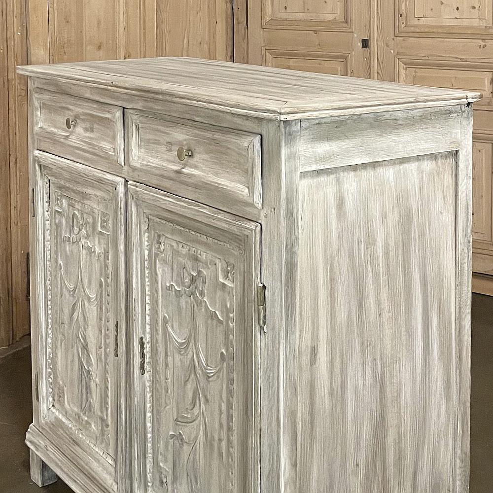 Early 19th Century Country French Louis XVI Whitewashed Oak Buffet For Sale 6