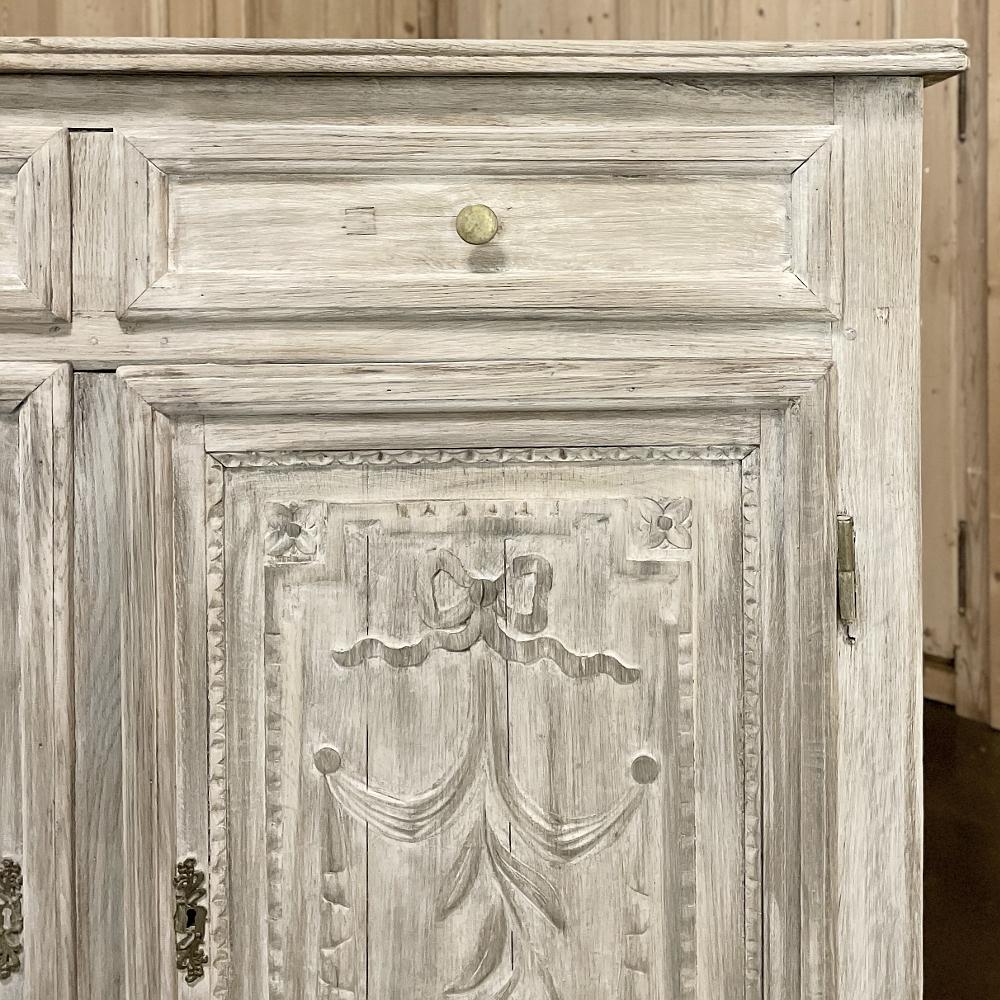 Early 19th Century Country French Louis XVI Whitewashed Oak Buffet For Sale 7