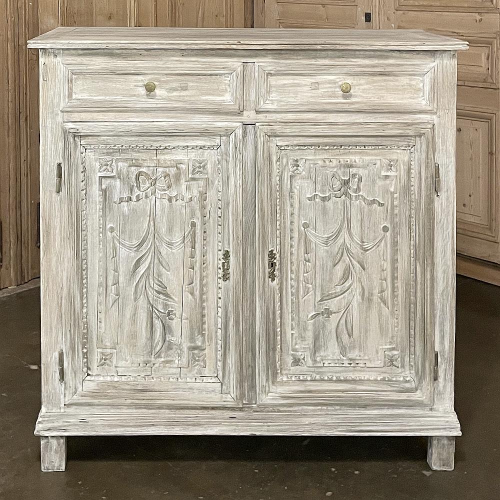 Early 19th Century Country French Louis XVI Whitewashed Oak Buffet In Good Condition For Sale In Dallas, TX