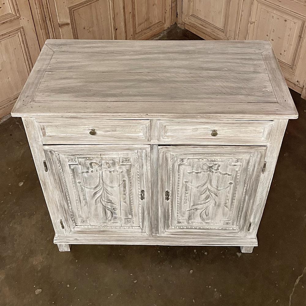 Early 19th Century Country French Louis XVI Whitewashed Oak Buffet For Sale 3