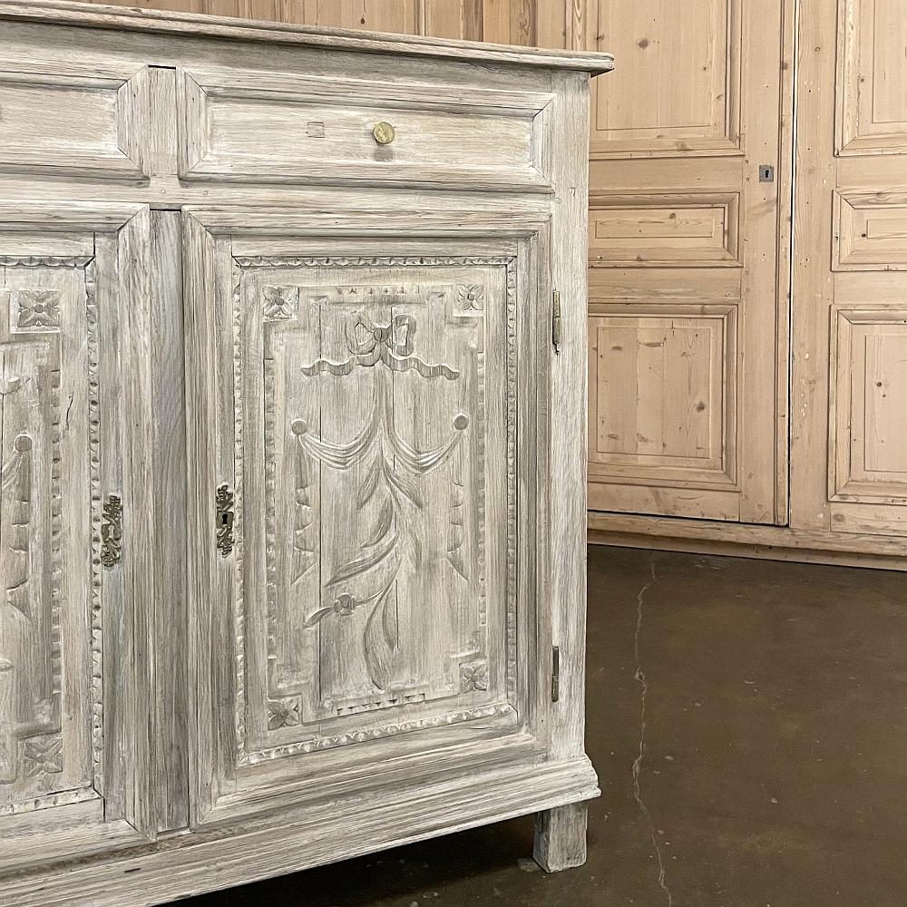 Early 19th Century Country French Louis XVI Whitewashed Oak Buffet For Sale 5