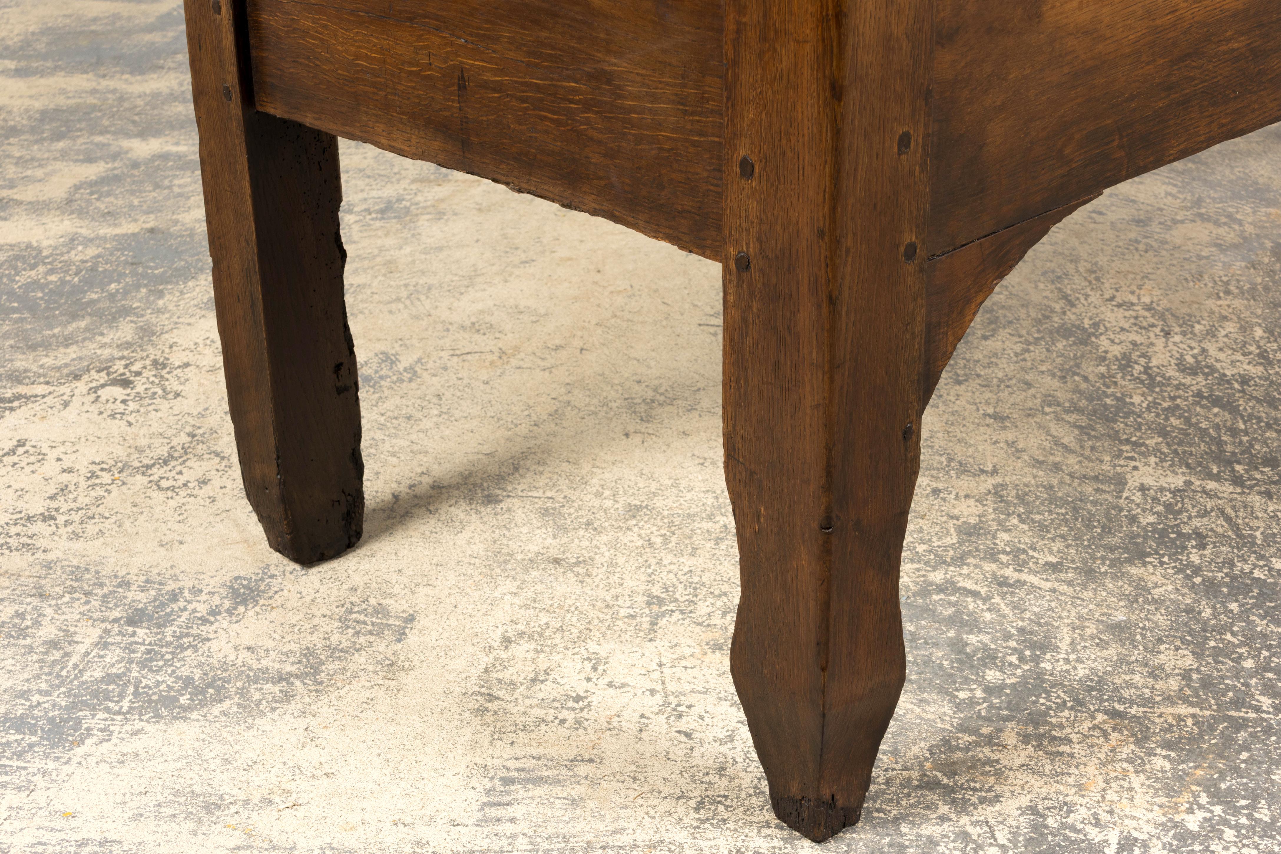 Frühe 19. Jahrhundert Land Französisch Provincial Oak Coffer Trunk im Angebot 4