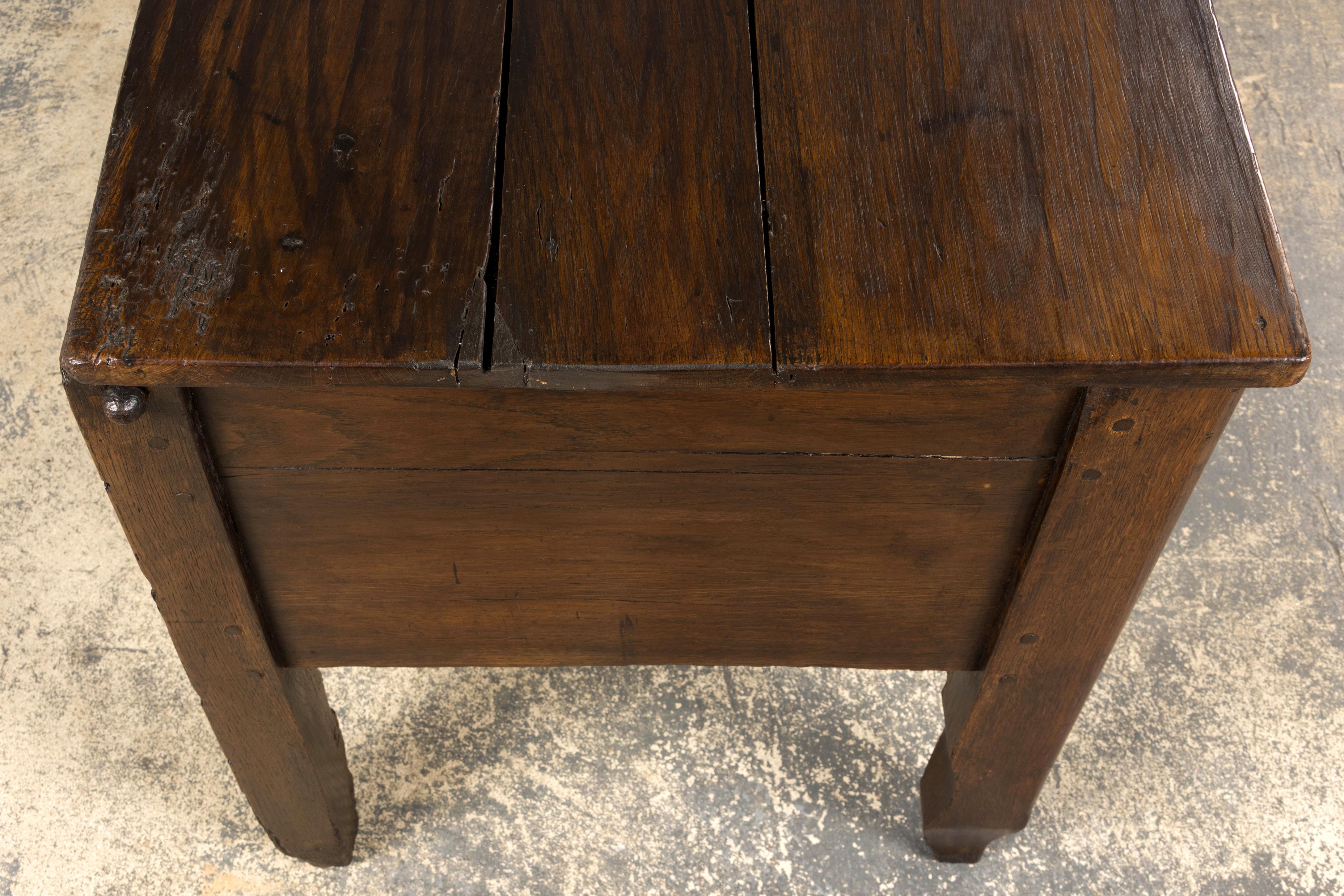Frühe 19. Jahrhundert Land Französisch Provincial Oak Coffer Trunk im Angebot 6
