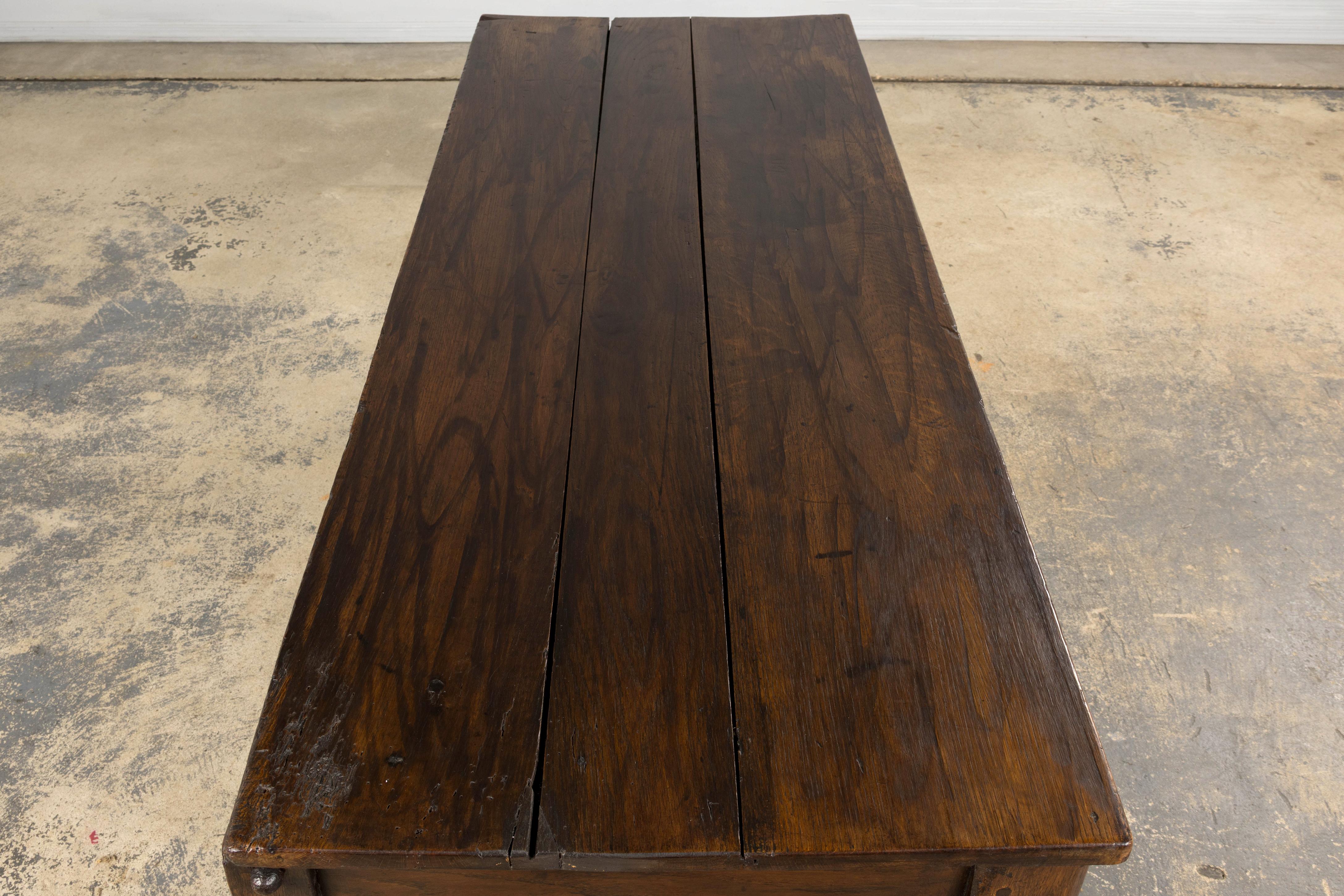 Frühe 19. Jahrhundert Land Französisch Provincial Oak Coffer Trunk im Angebot 8
