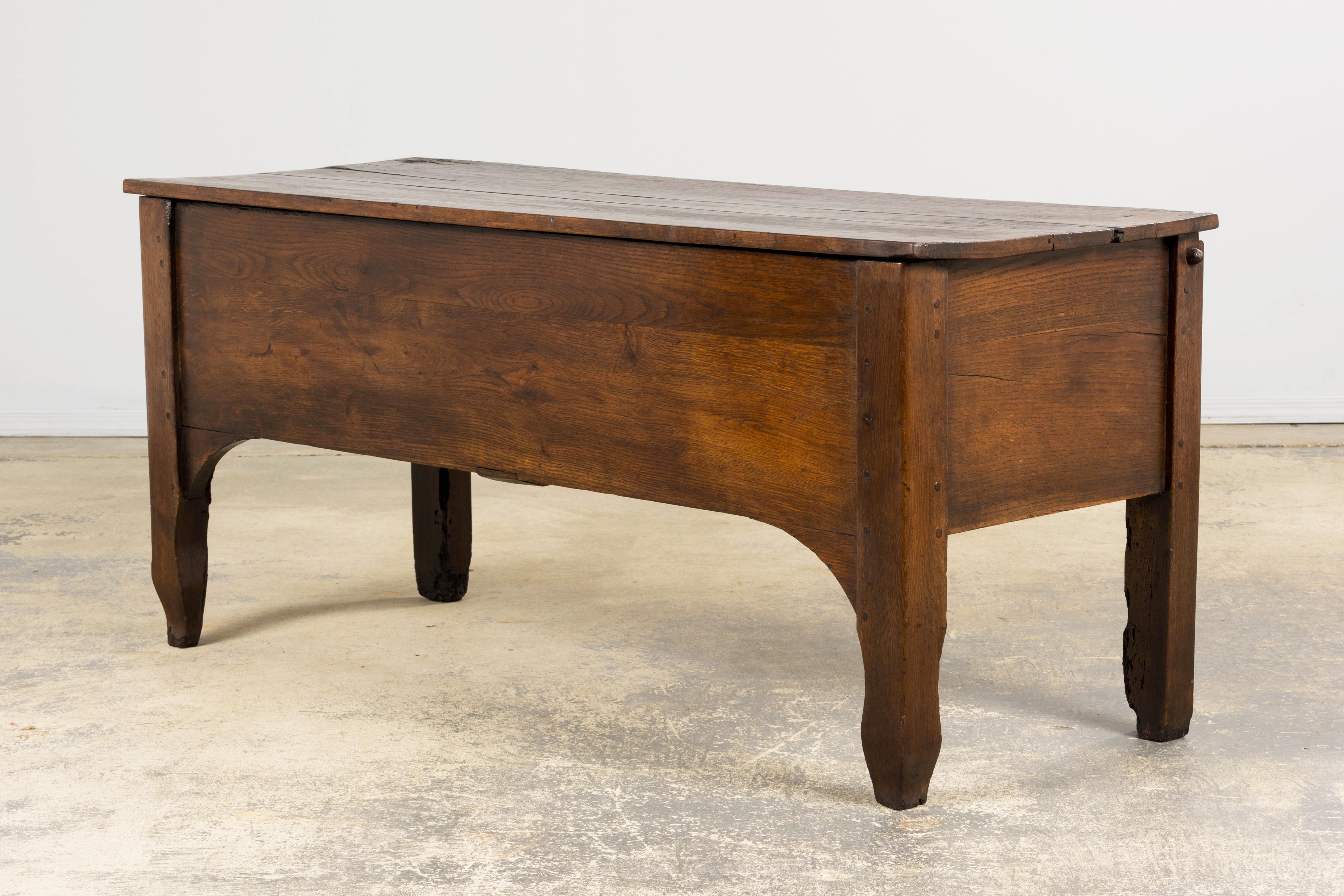 Frühe 19. Jahrhundert Land Französisch Provincial Oak Coffer Trunk im Angebot 9