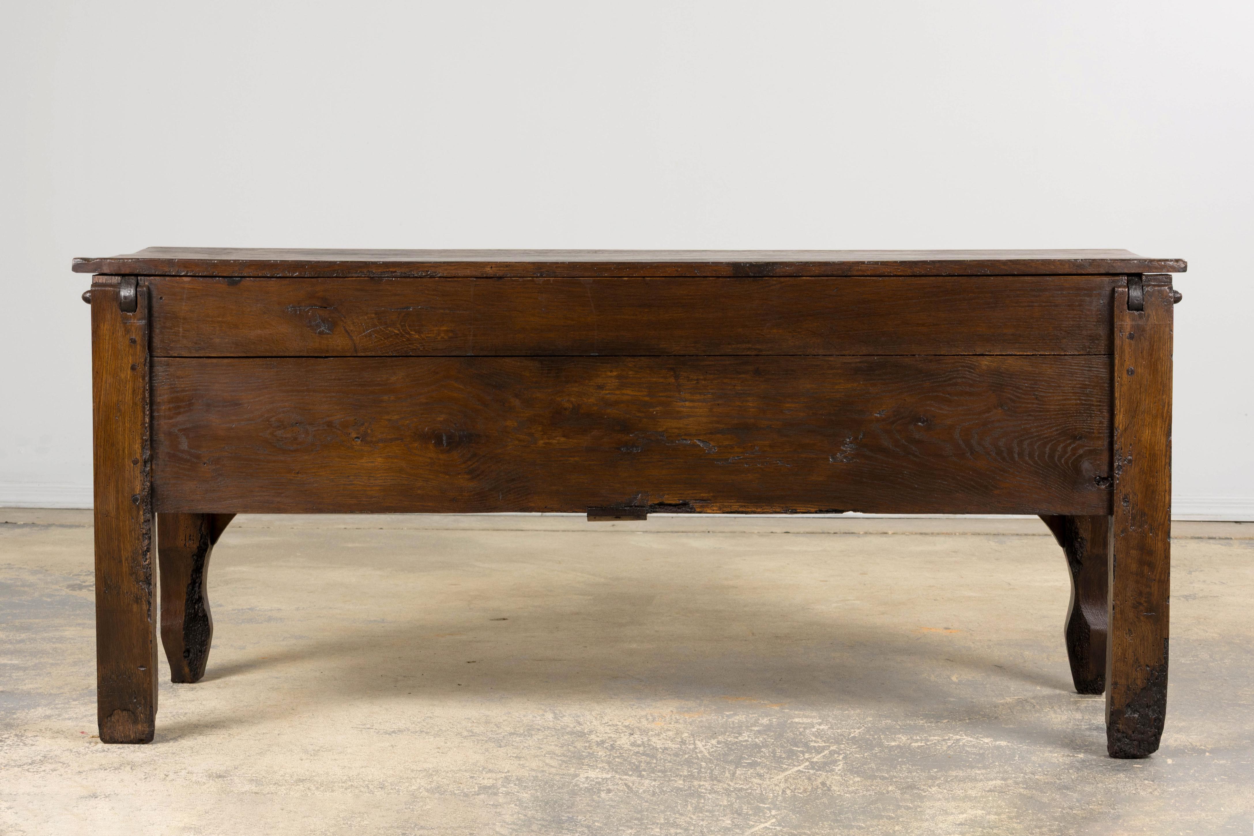 Frühe 19. Jahrhundert Land Französisch Provincial Oak Coffer Trunk im Angebot 12